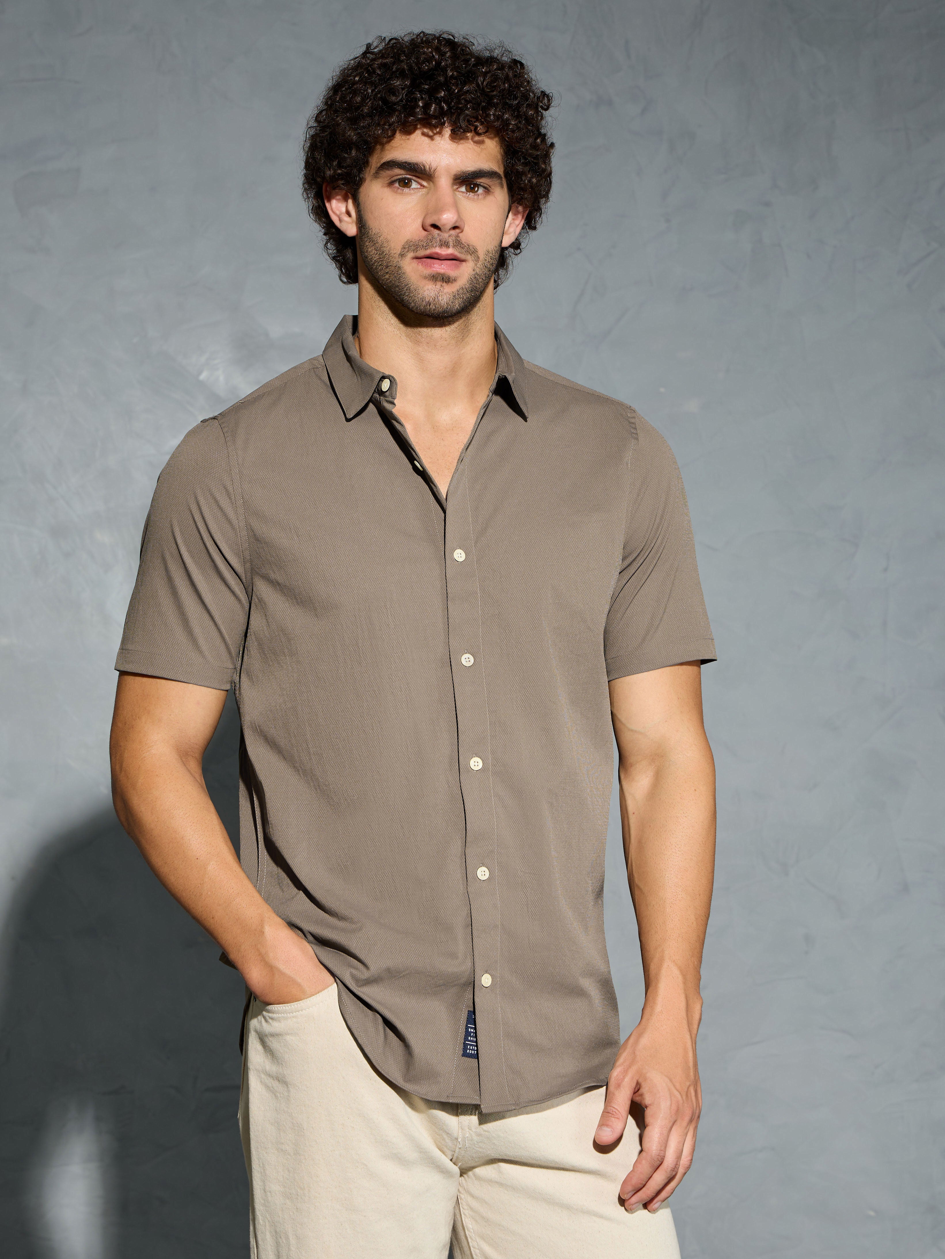 Men Solid Slim Fit Spread Collar Shirt with TS LYTRA