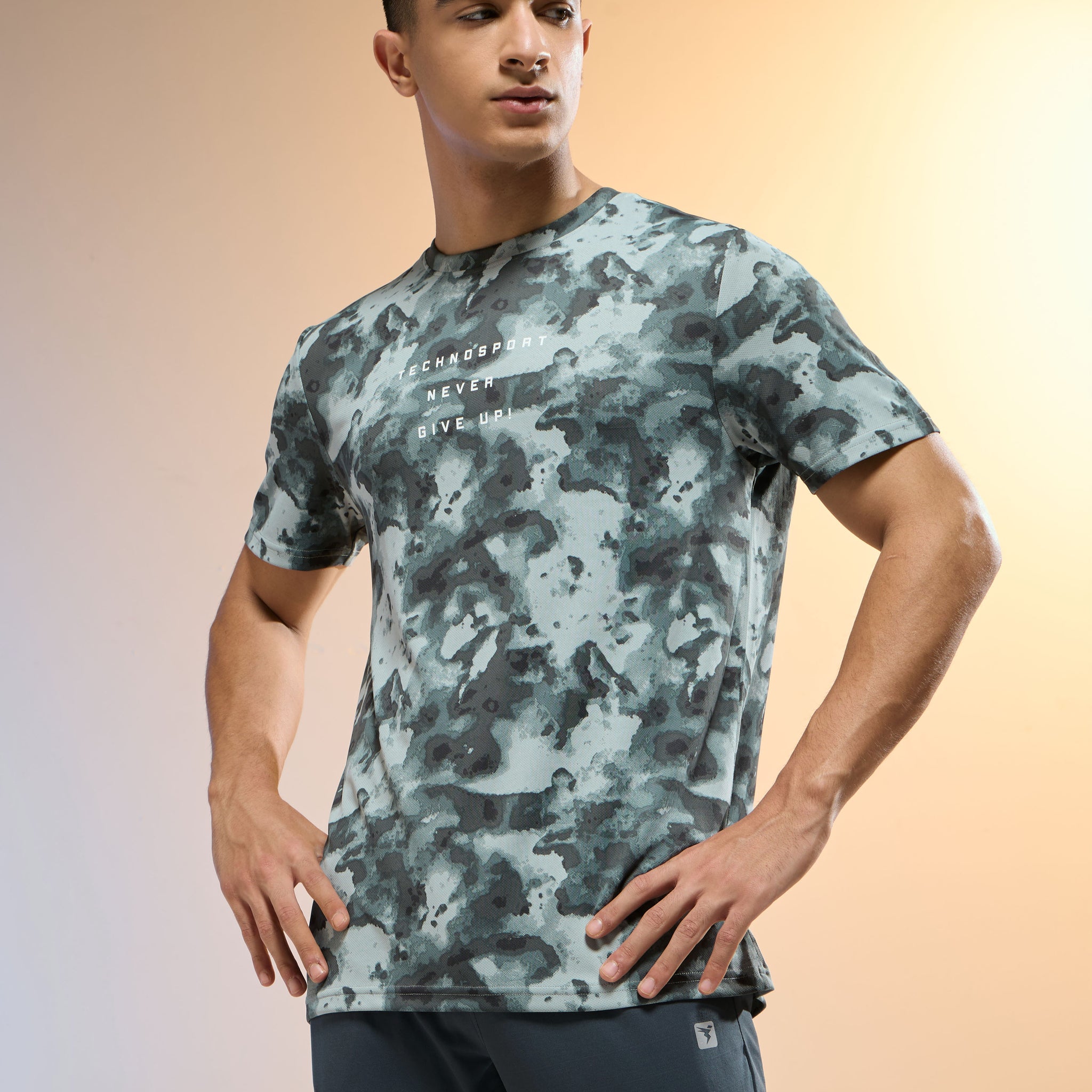 Men Printed Slim Fit Round Neck T-shirt with TECHNOCOOL+