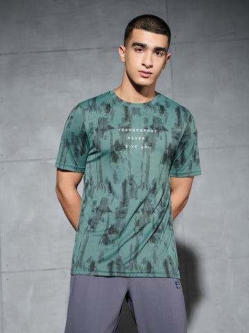 Men Printed Slim Fit Round Neck T-shirt with TECHNOCOOL+