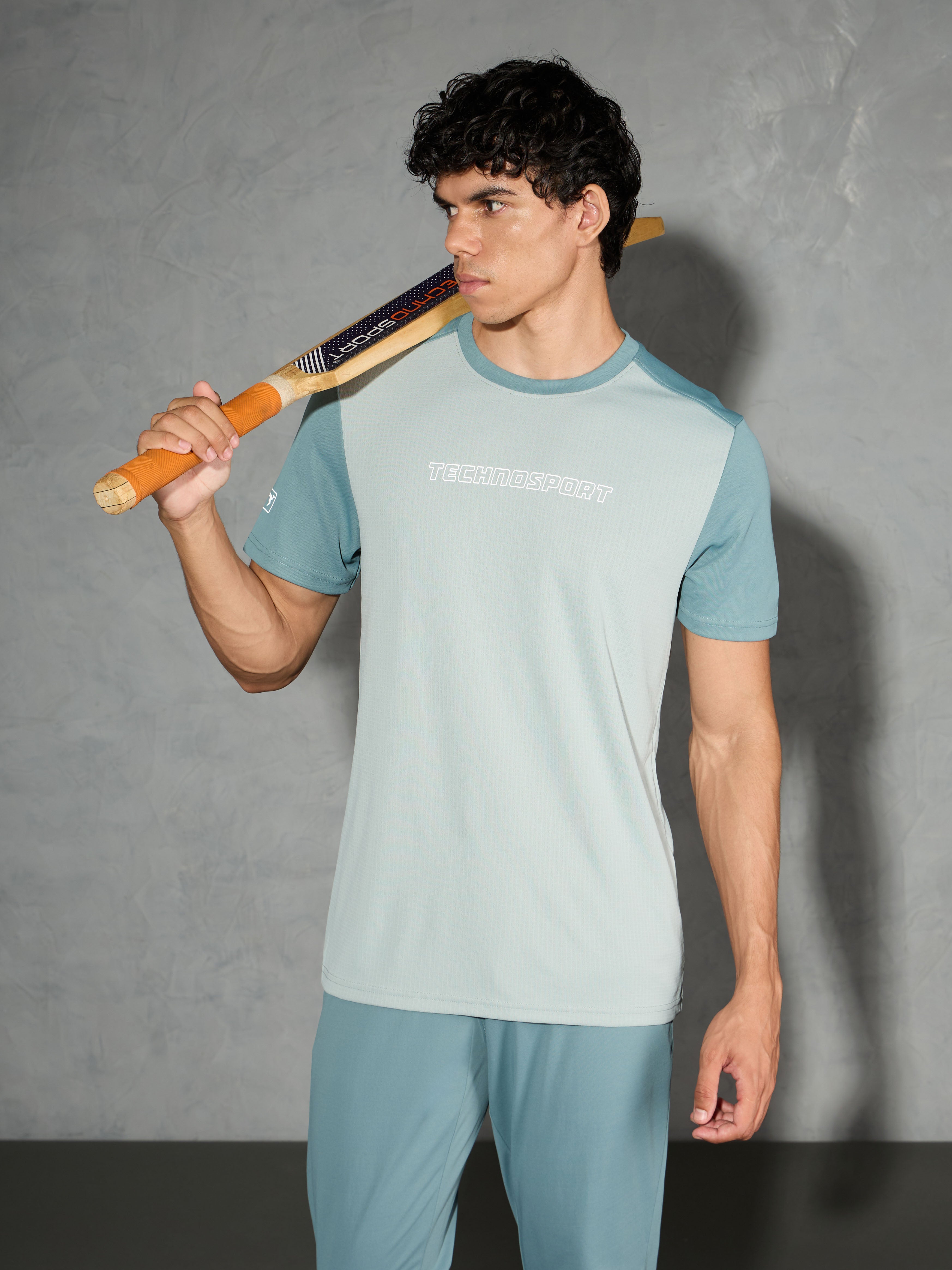 Men Colorblock Slim Fit Crew Neck T-shirt with TECHNO COOL+