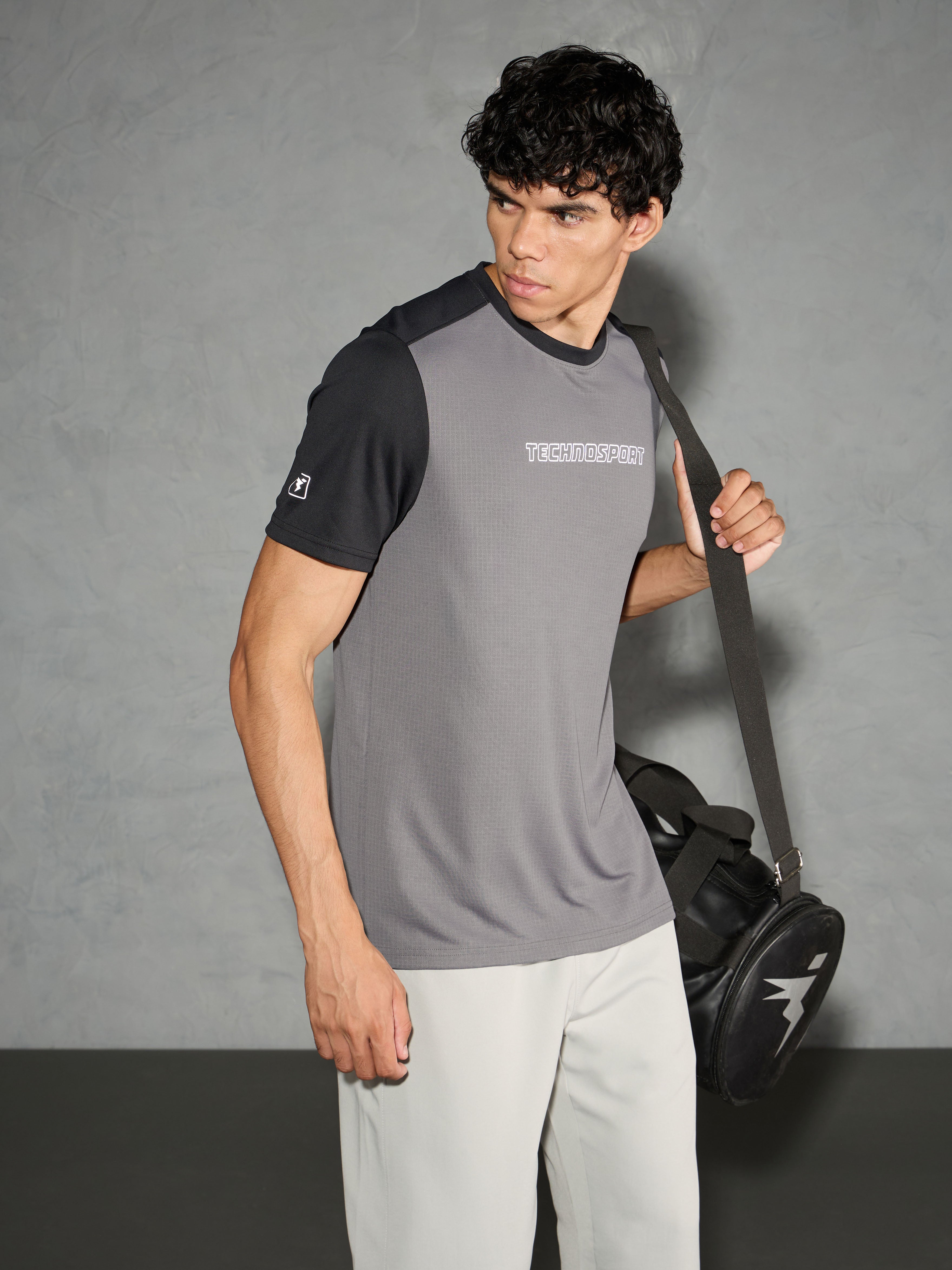 Men Colorblock Slim Fit Crew Neck T-shirt with TECHNO COOL+