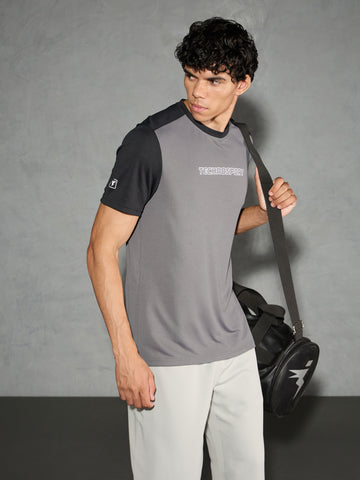 Men Colorblock Slim Fit Crew Neck T-shirt with TECHNO COOL+