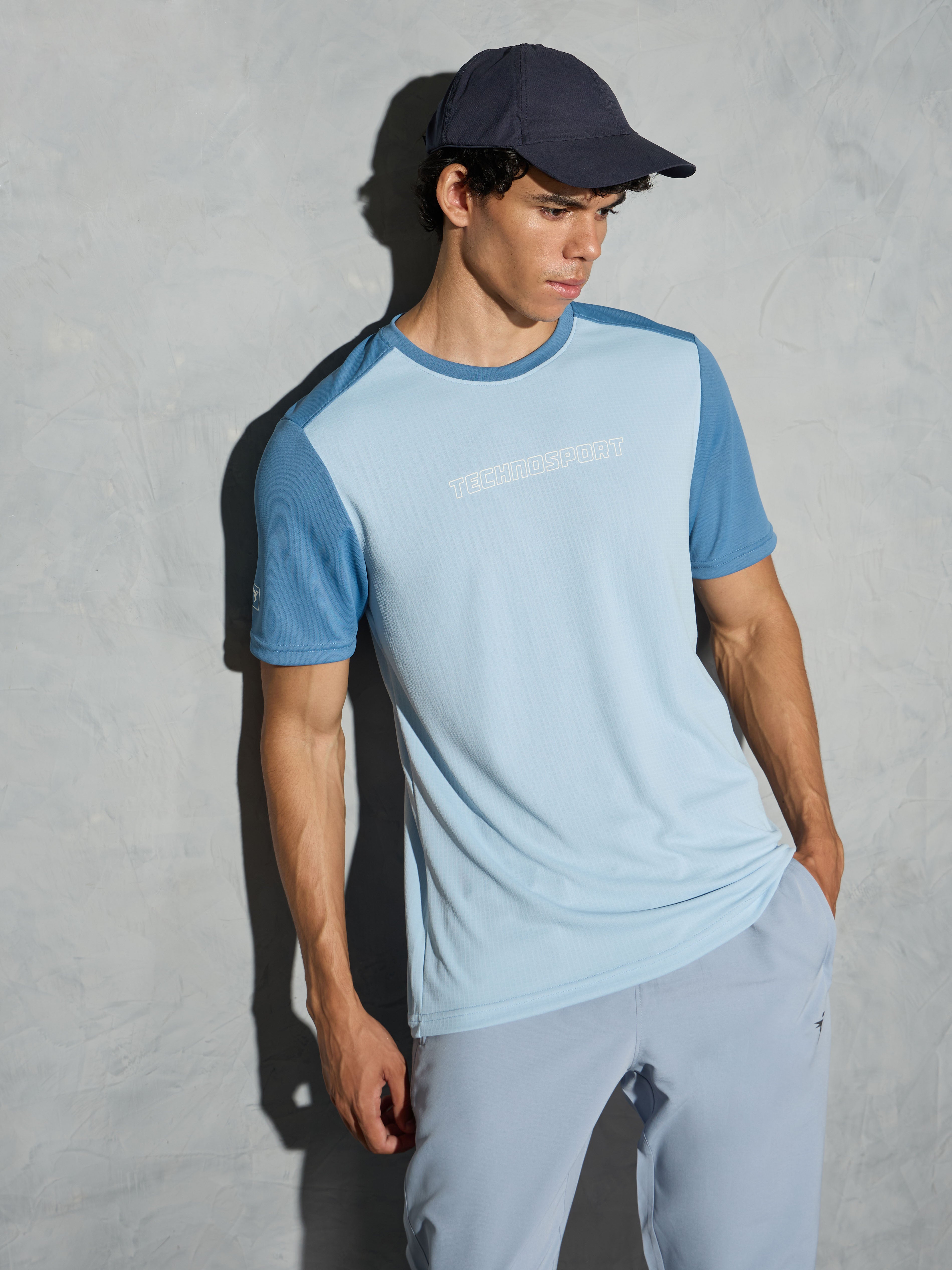 Men Colorblock Slim Fit Crew Neck T-shirt with TECHNO COOL+