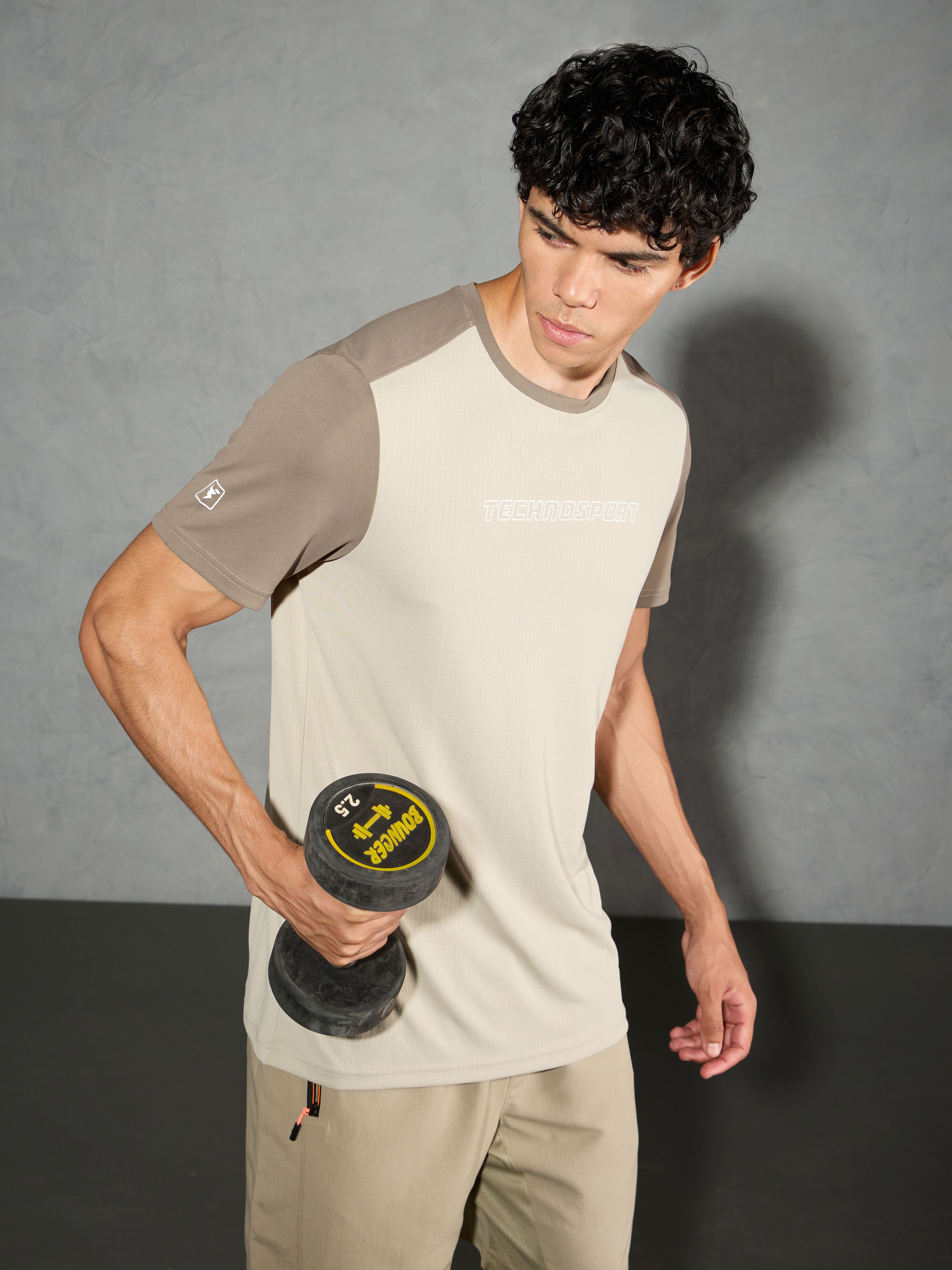 Men Colorblock Slim Fit Crew Neck T-shirt with TECHNO COOL+