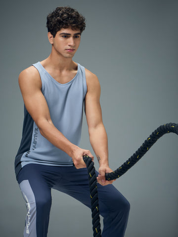 Men Colorblock Slim Fit Scoop Neck Sports Innerwear Vest with TECHNOCOOL+