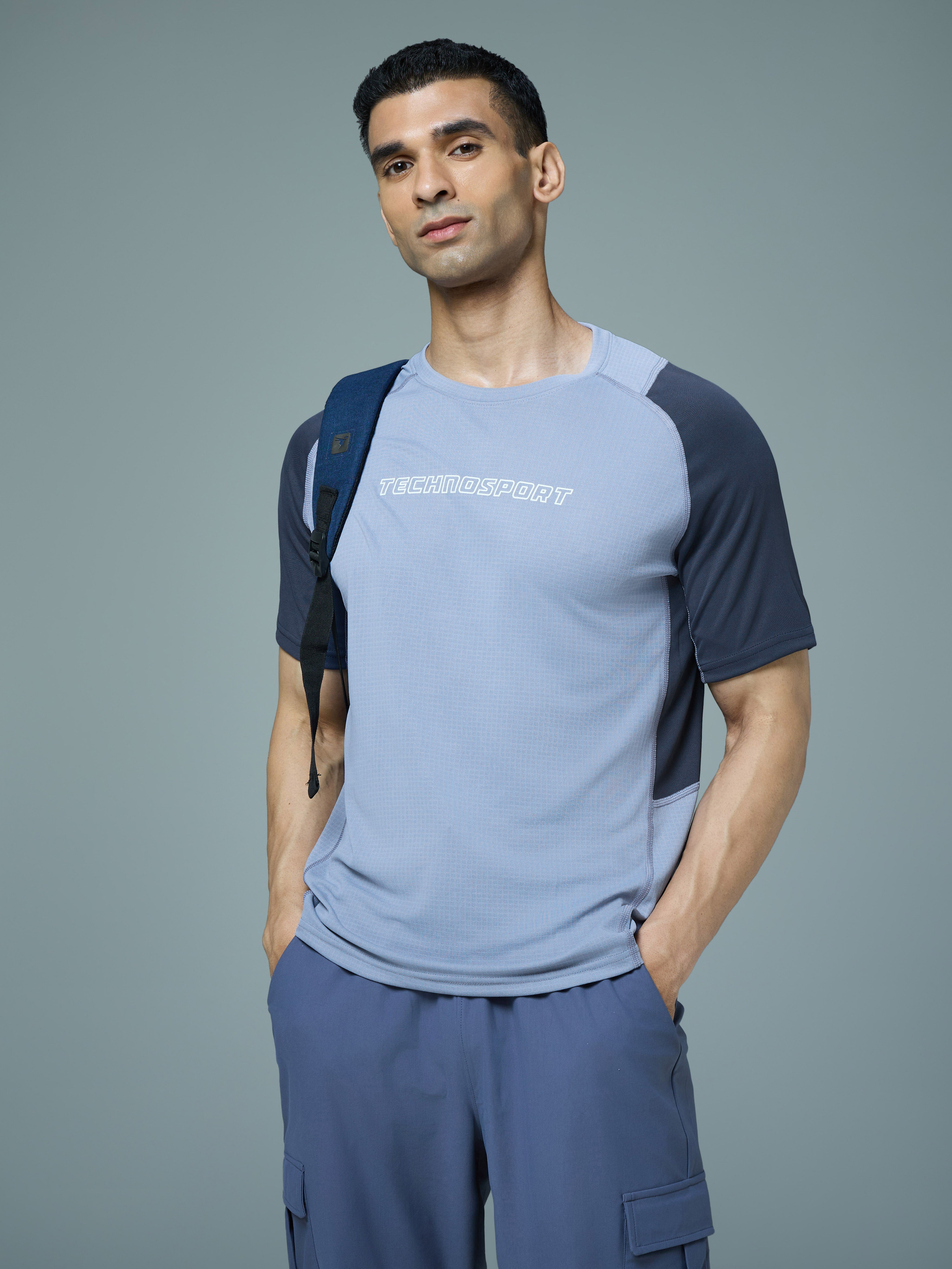 Men Colorblock Slim Fit Round Neck Sports T-shirt with TECHNOCOOL+