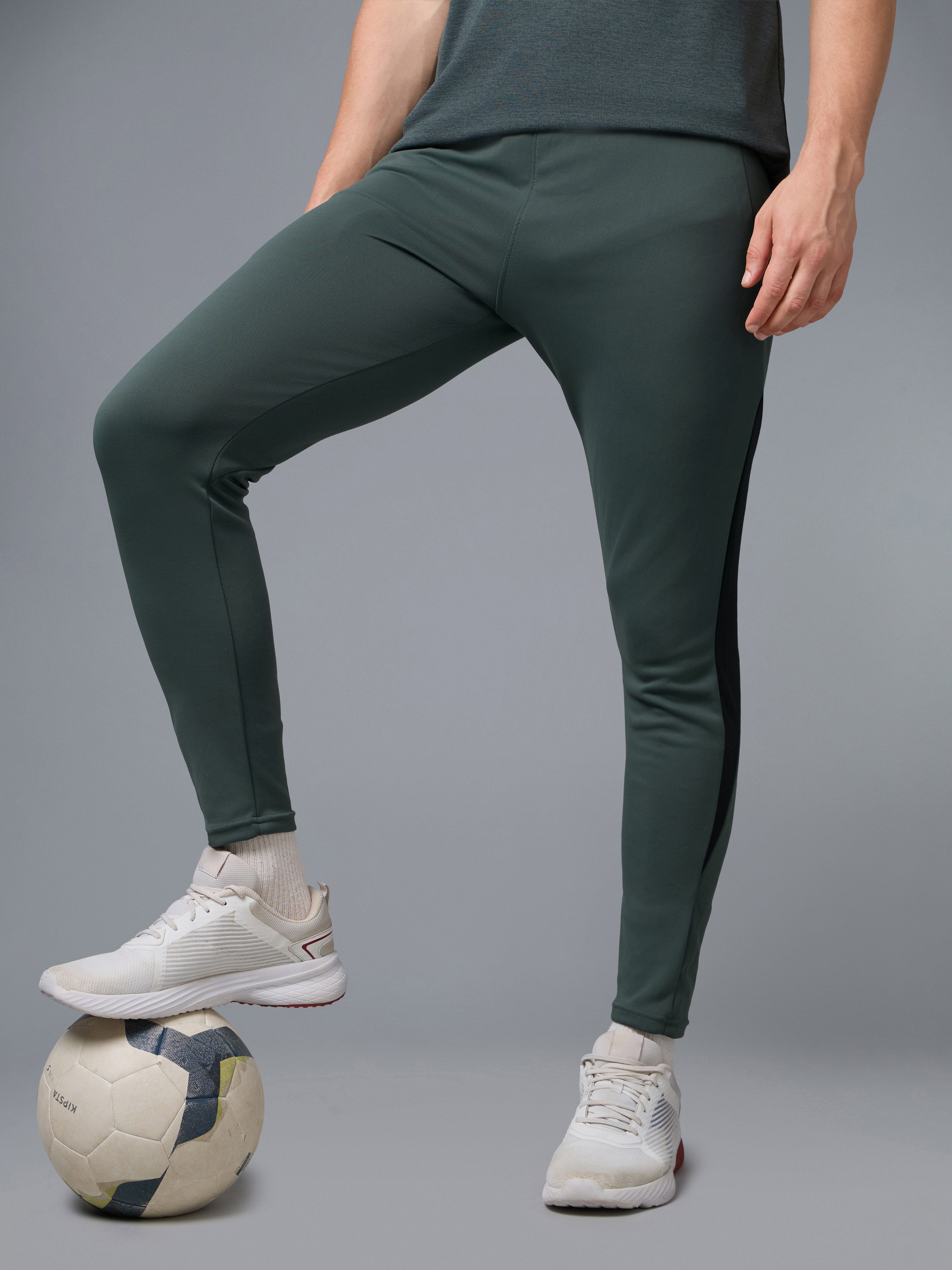 Men Colorblock Slim Fit Trackpants with TECHNO DRY