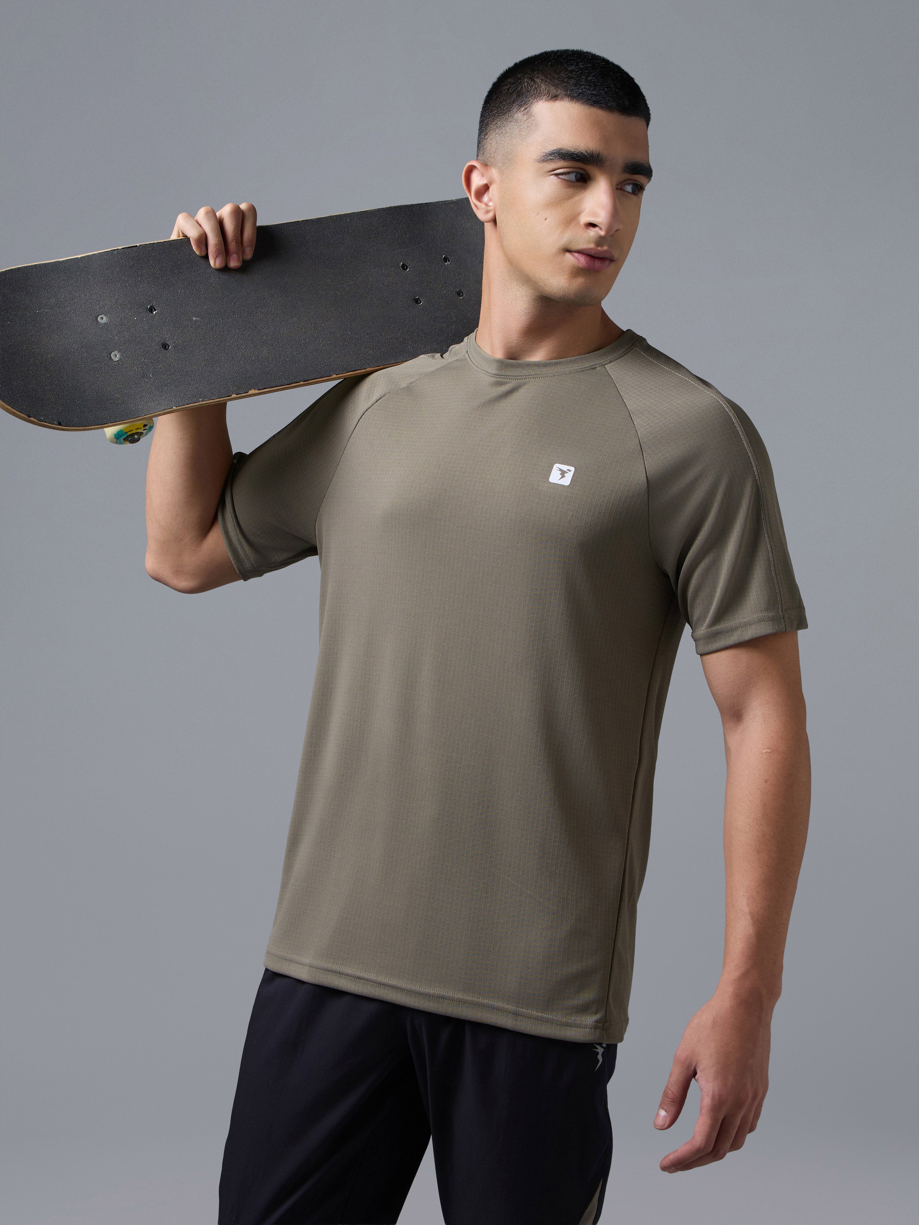 Men Solid Slim Fit Round Neck Sports T-shirt with TECHNOCOOL+