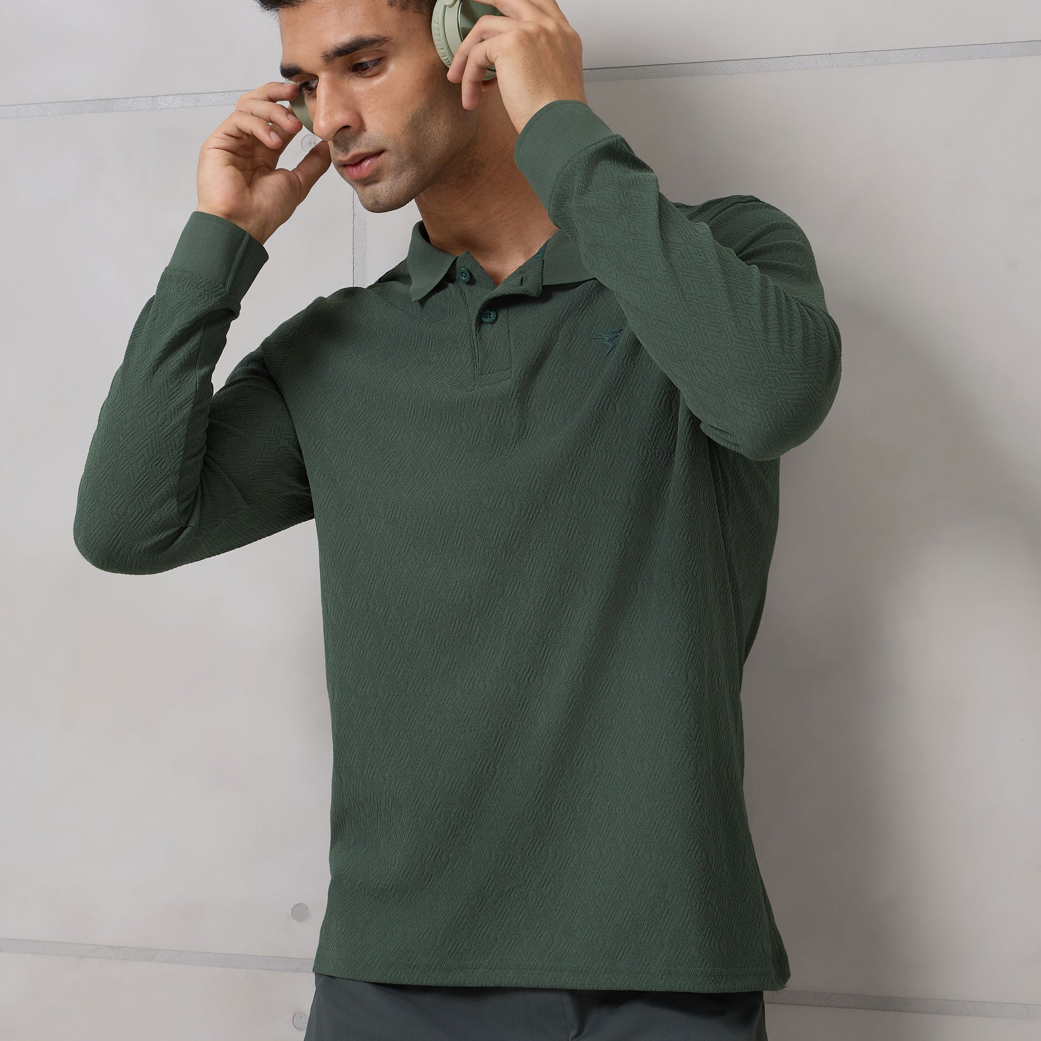 Men Solid Active Out Polo Neck T-shirt with COTFLEX