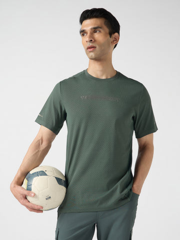 Men Printed Slim Fit Henley Neck Sports T-Shirt with ELASTOLITE