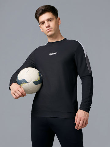 Men Colorblock Slim Fit T-shirt with MATPIQ