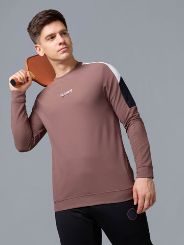 Men Colorblock Slim Fit T-shirt with MATPIQ