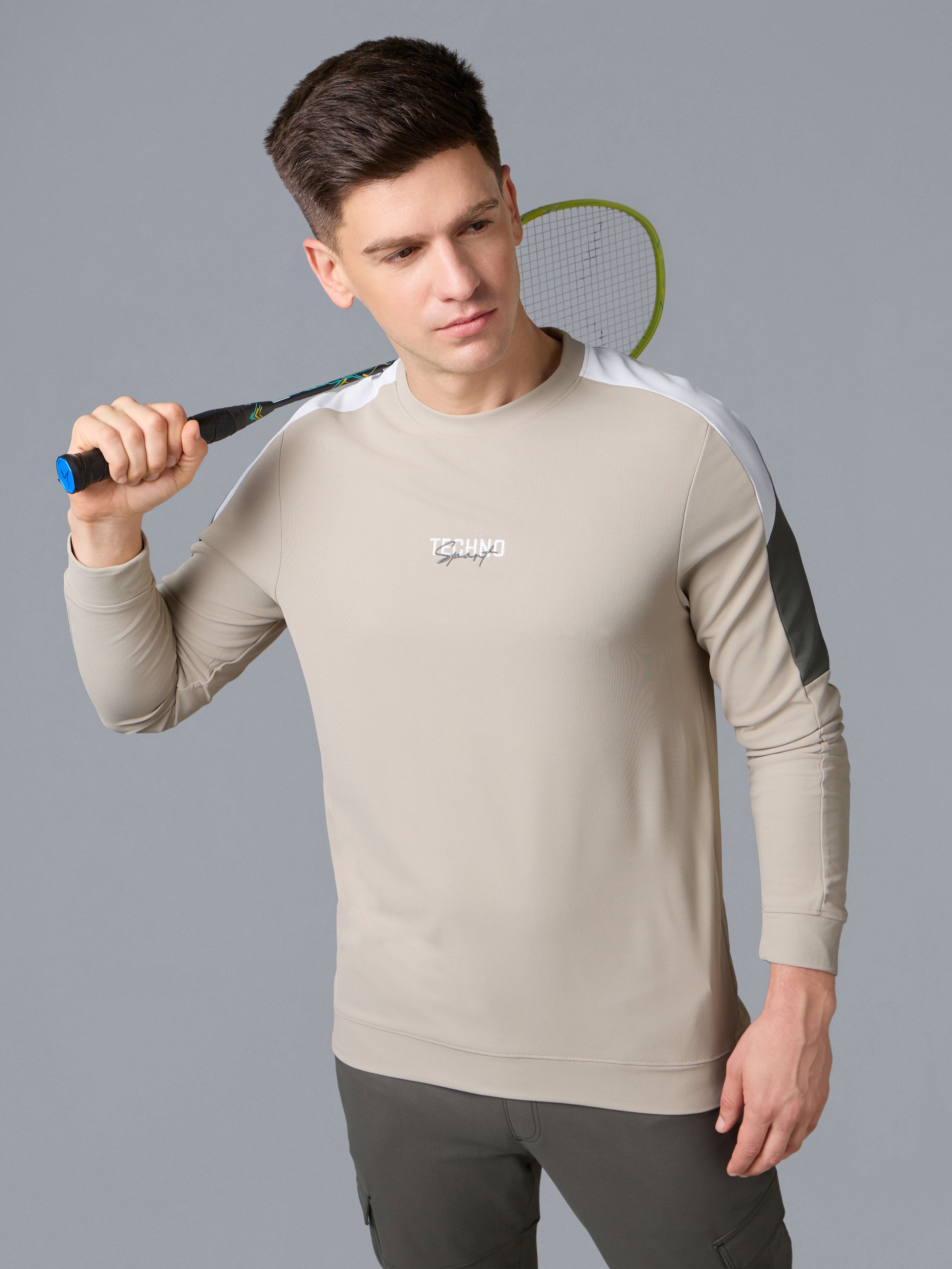 Men Colorblock Slim Fit T-shirt with MATPIQ