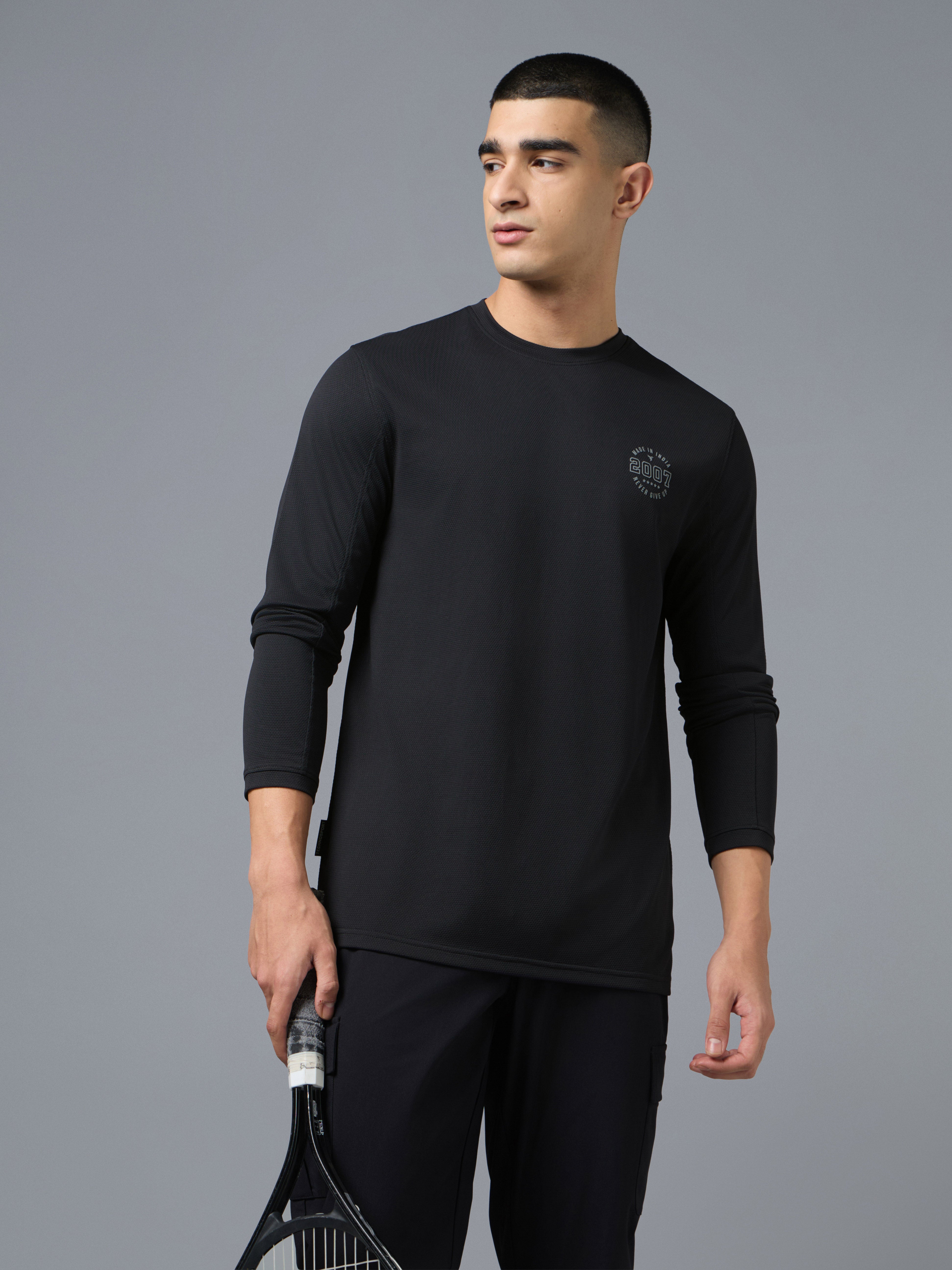 Men Round Neck Solid Slim Fit T-Shirt with TECHNOCOOL+