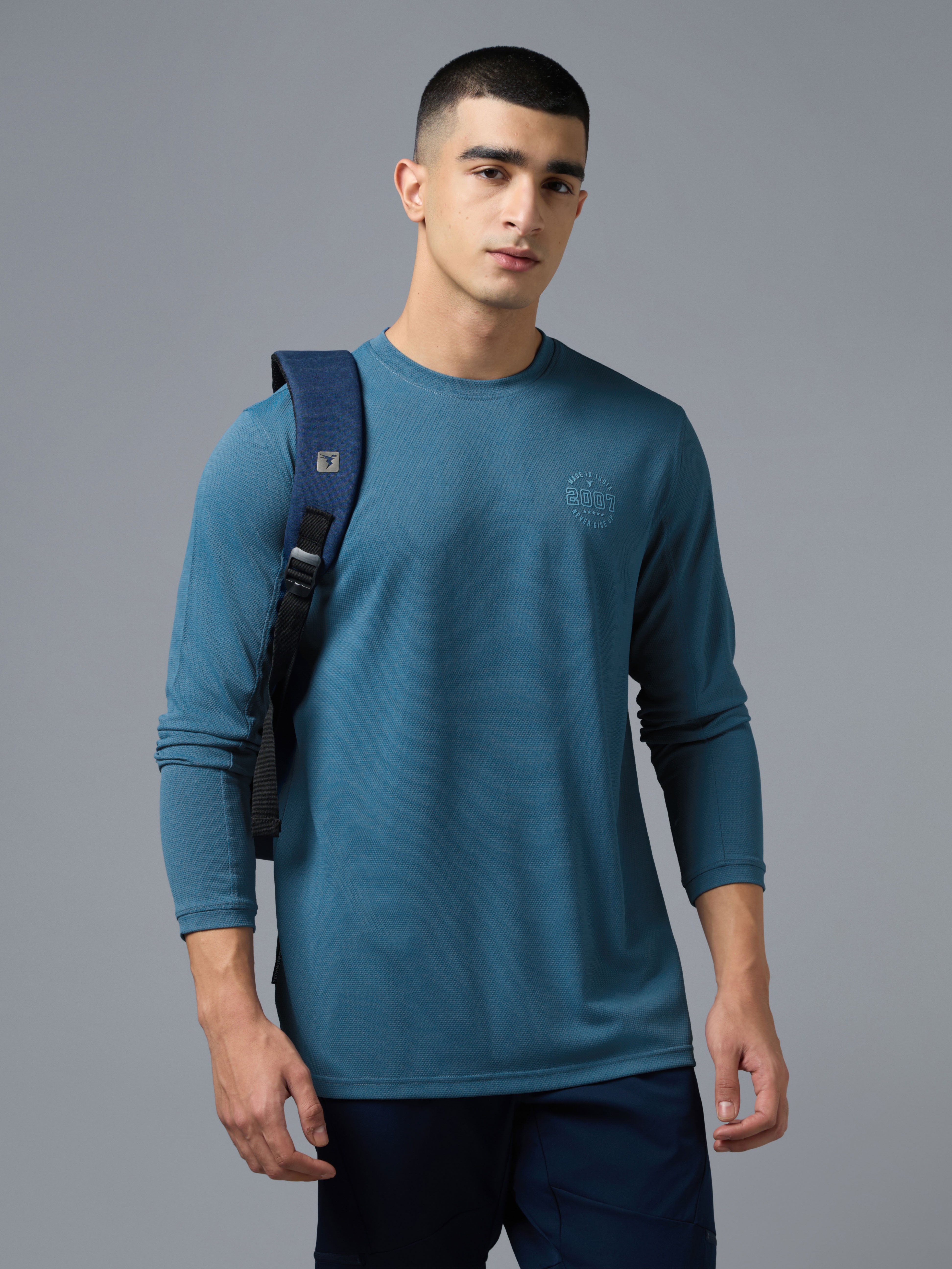 Men Round Neck Solid Slim Fit T-Shirt with TECHNOCOOL+