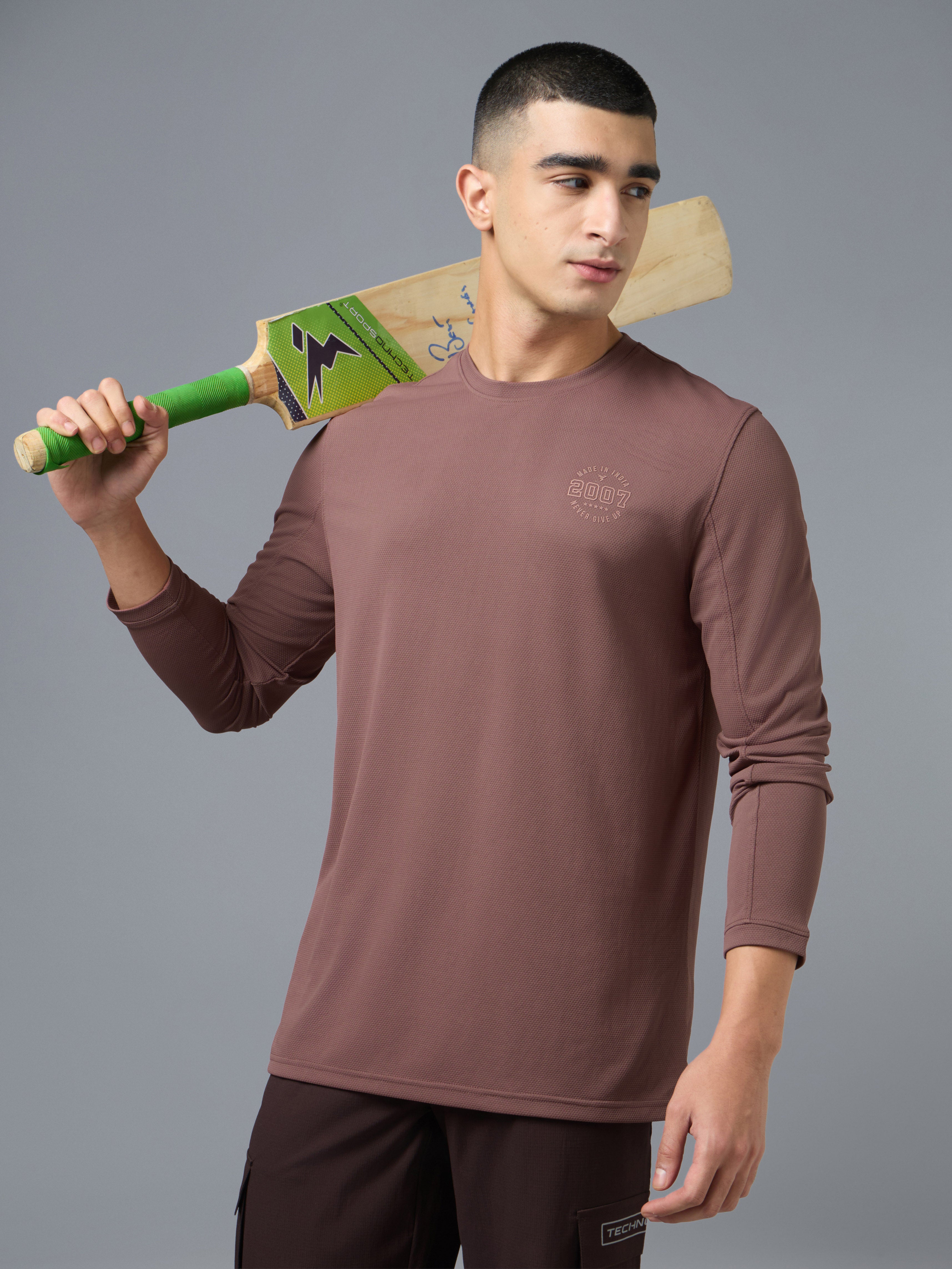 Men Round Neck Solid Slim Fit T-Shirt with TECHNOCOOL+