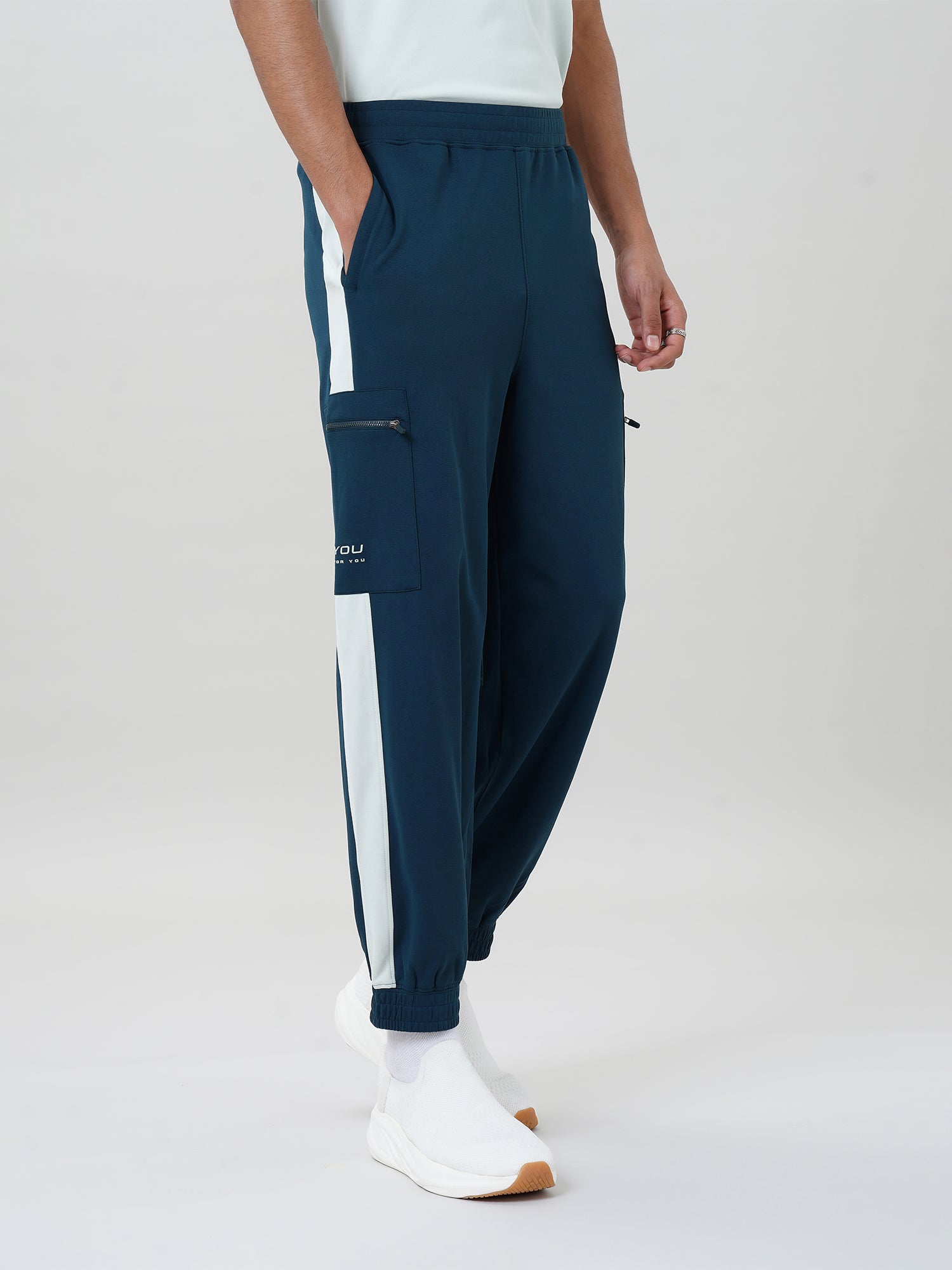 Men's Colorblock  Regular Fit Cargo Joggers with CLOUDFLEX