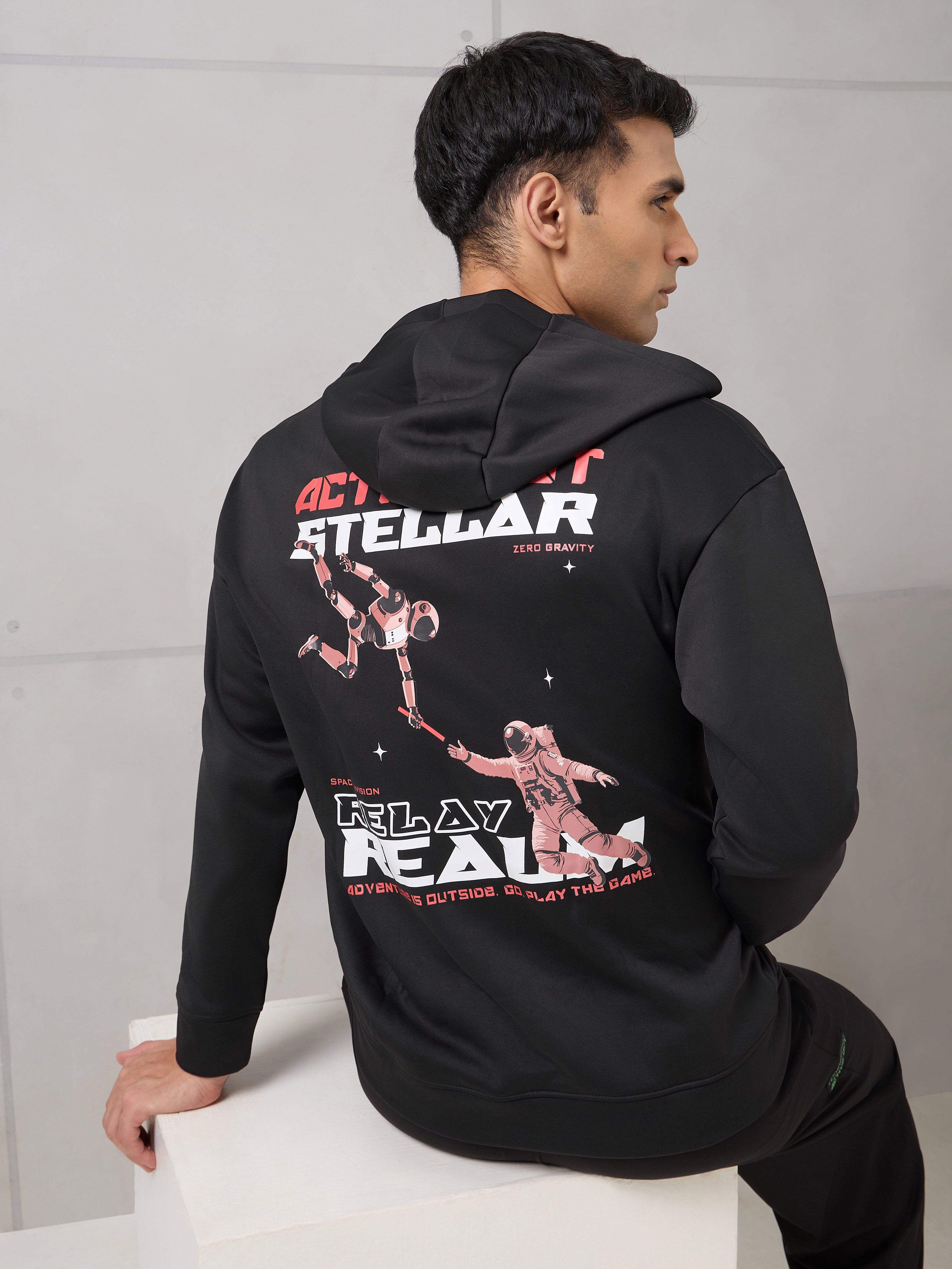 Men Hooded Slim Fit Printed Active Out Sweatshirt with TECHNOWARM+
