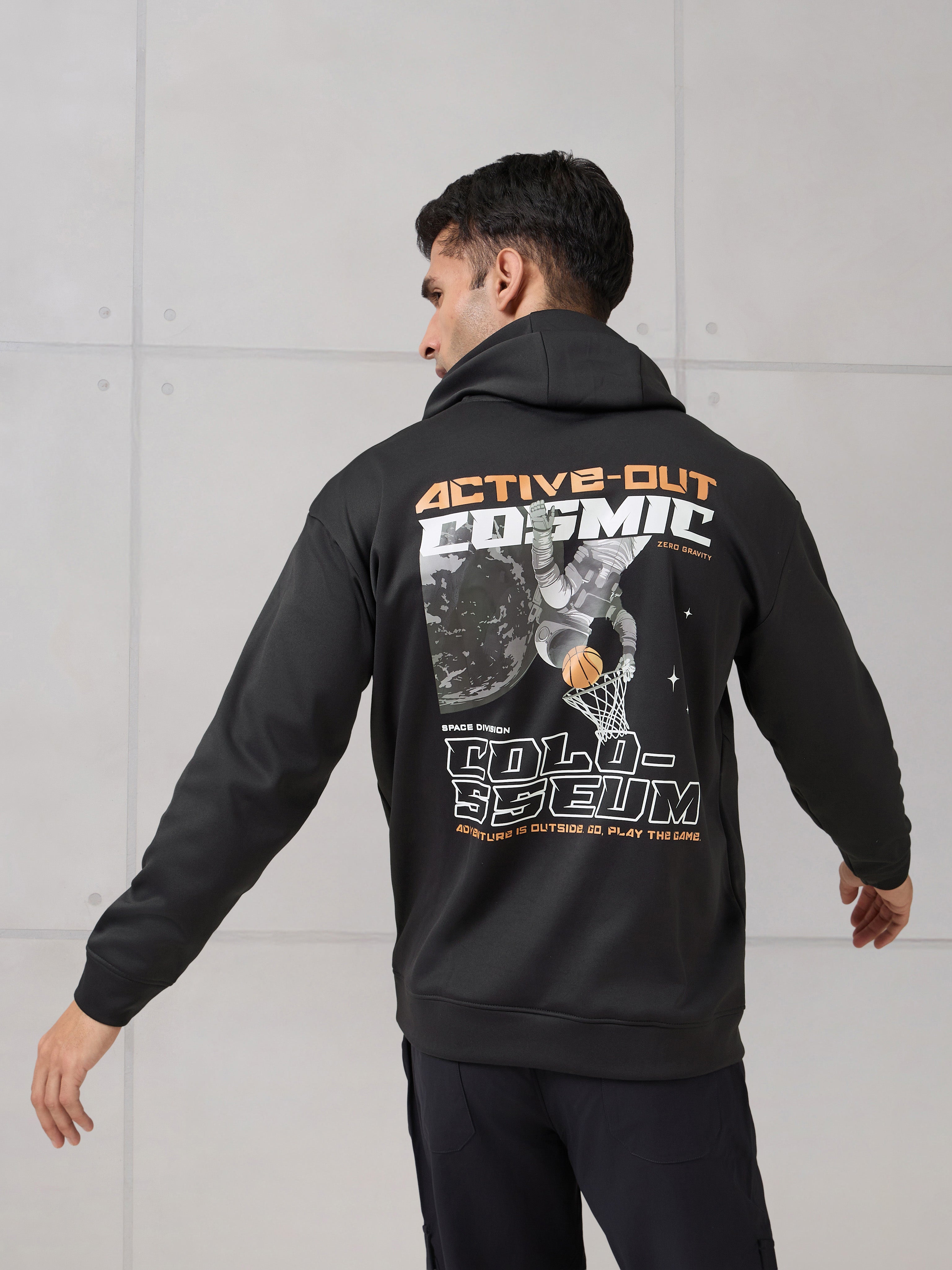 Men Hooded Slim Fit Printed Active Out Sweatshirt with TECHNOWARM+