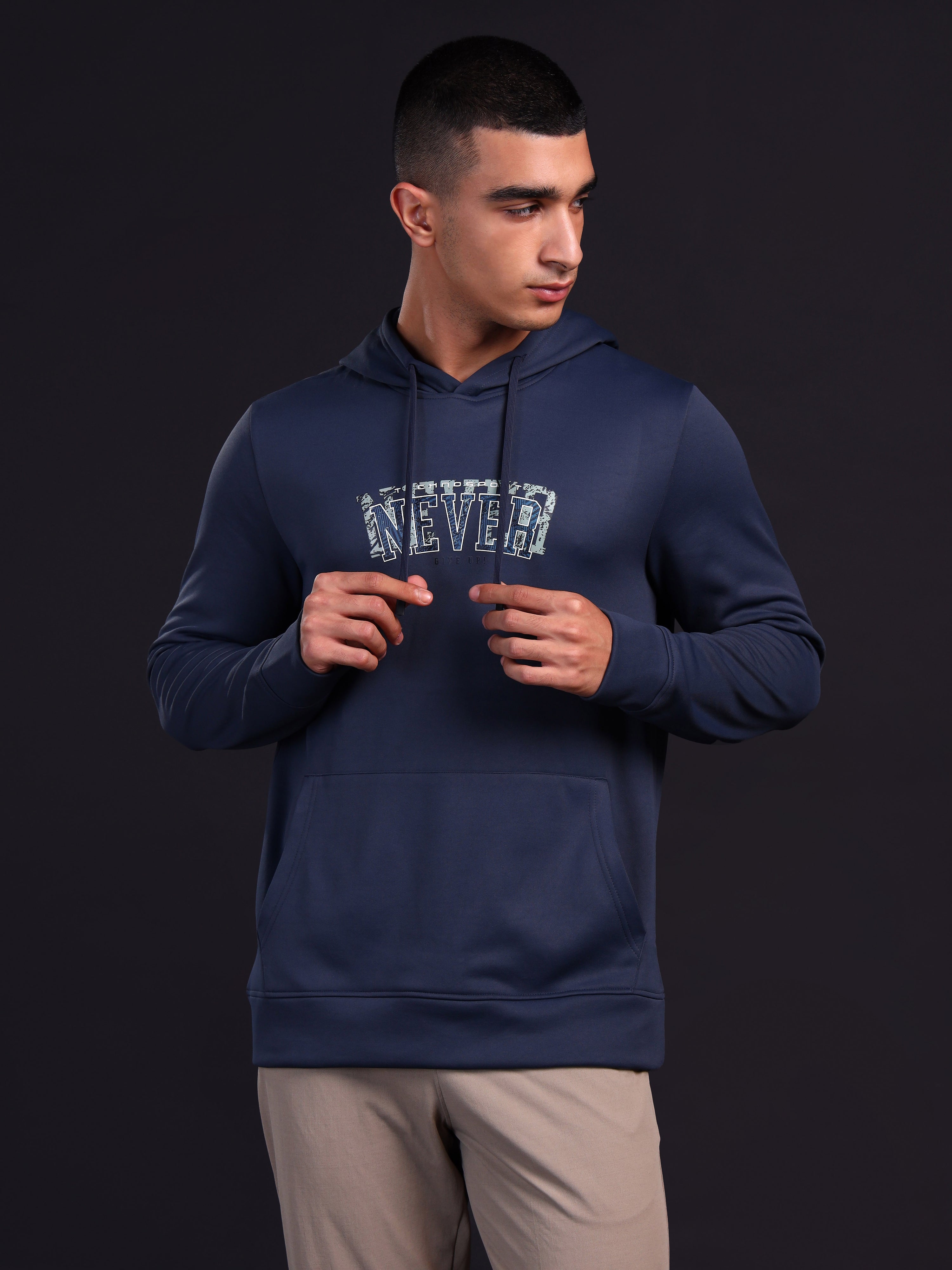 Men Printed Slim Fit Hooded Sweatshirt with TECHNOWARM+