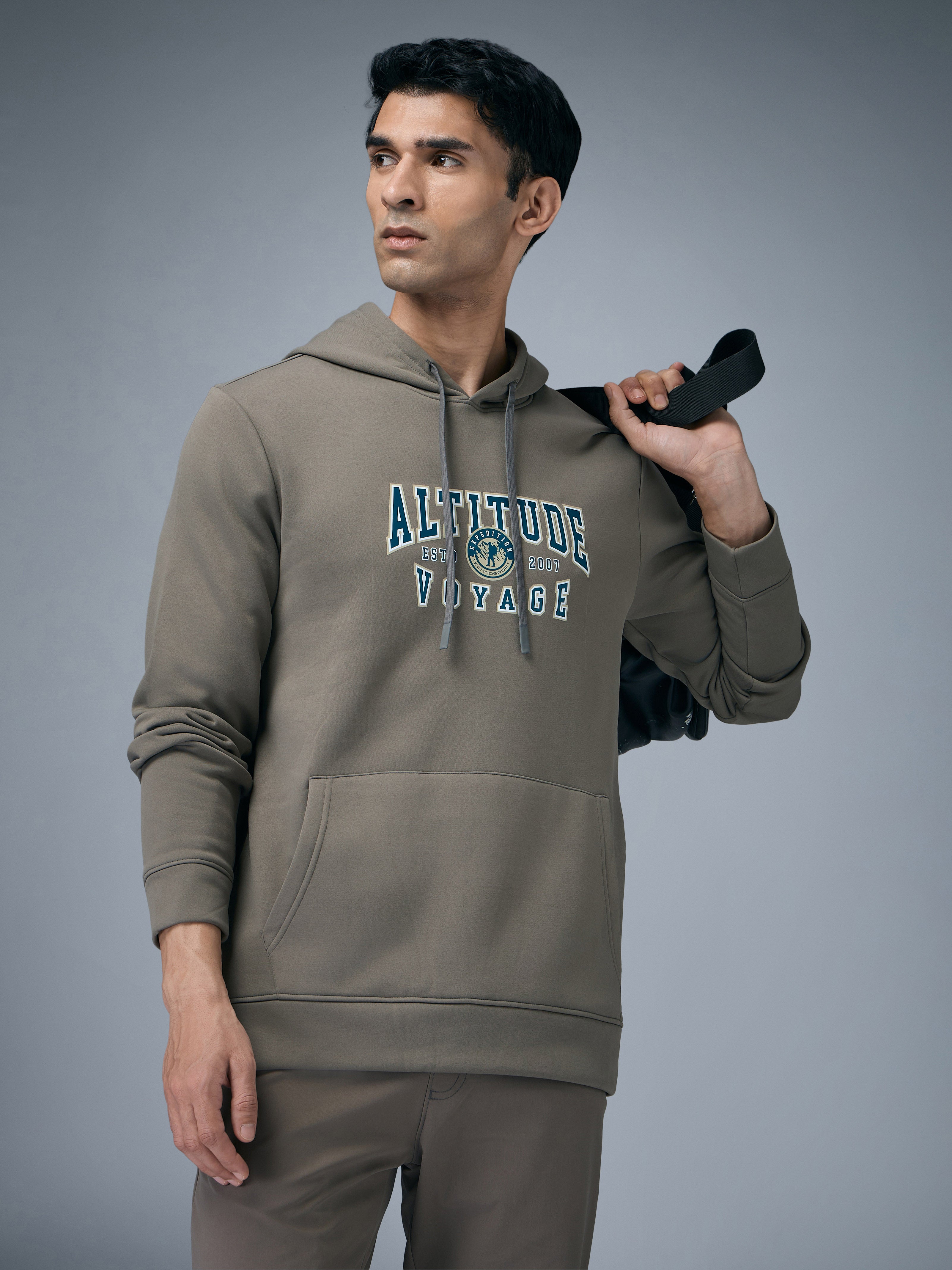 Men Printed Slim Fit Hooded Sweatshirt with TECHNOWARM+