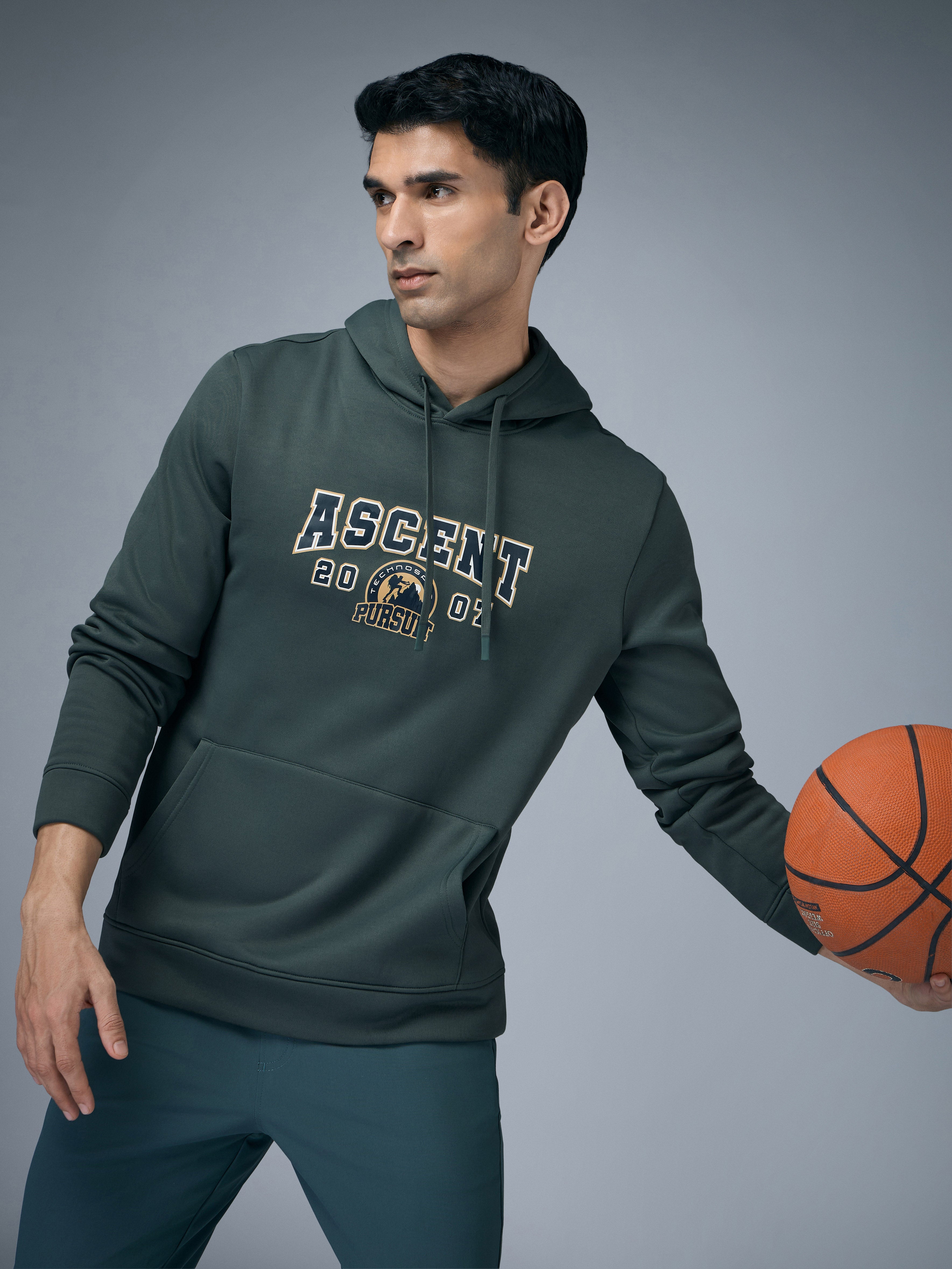 Men Printed Slim Fit Hooded Sweatshirt with TECHNOWARM+