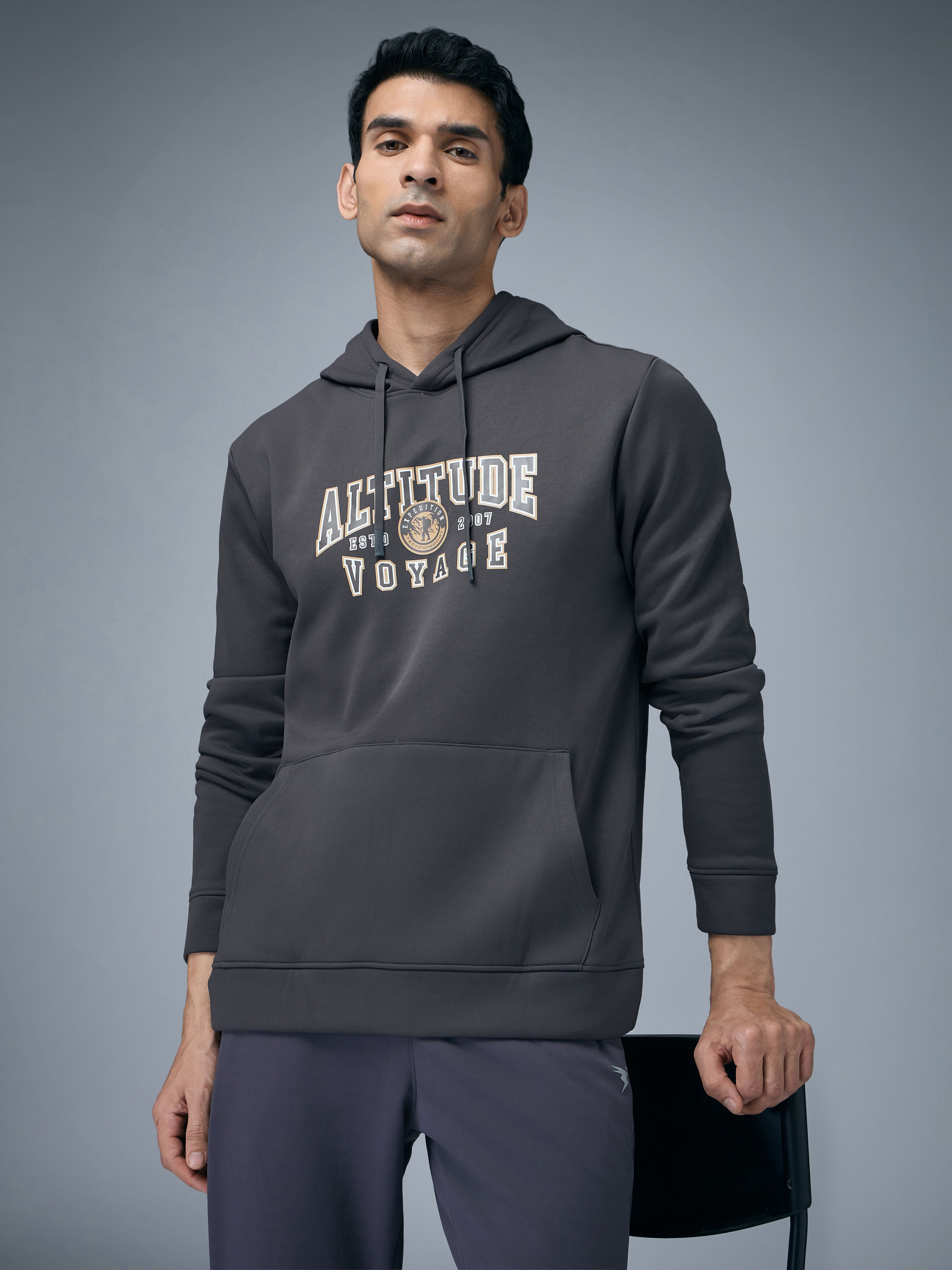 Men Printed Slim Fit Hooded Sweatshirt with TECHNOWARM+