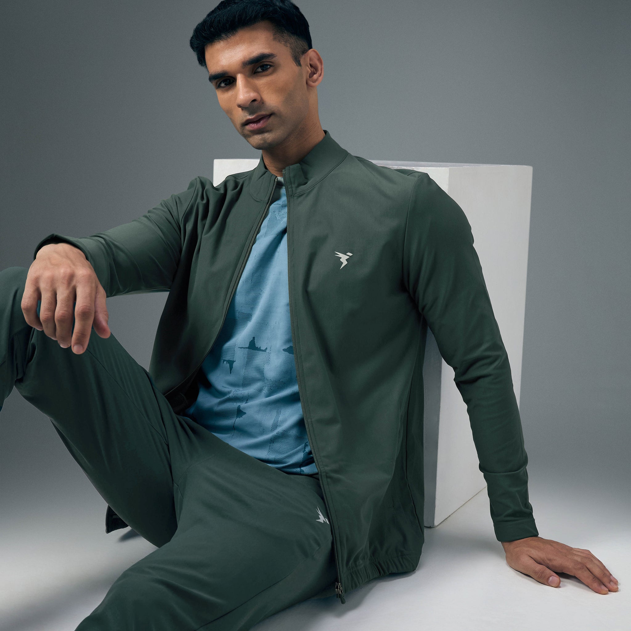 Men Solid Slim Fit Mock Neck Sports Jacket with DURACOOL+