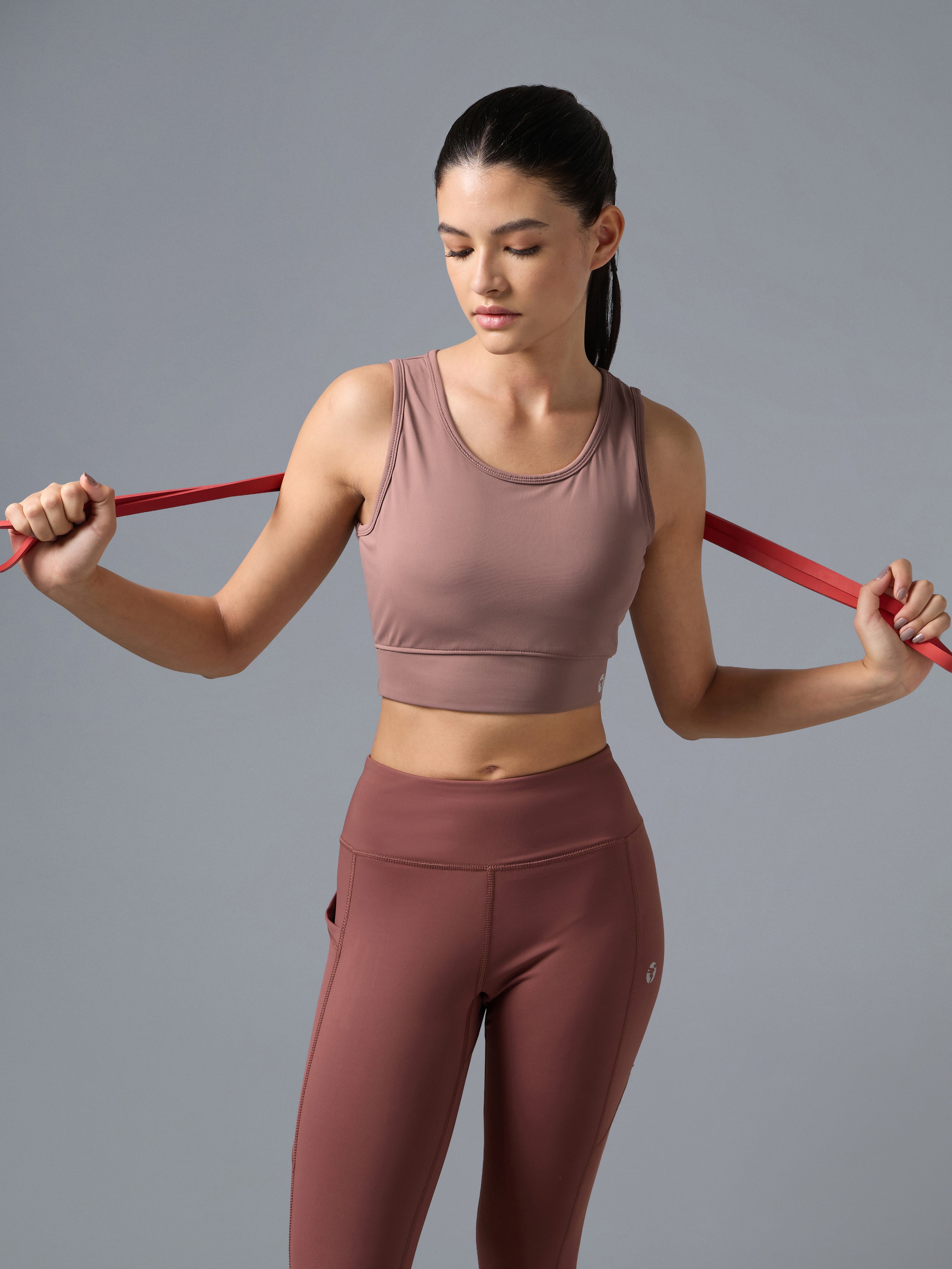 Women Solid Slim Fit Scoop Neck Sports Bra with ELASTO PLUS