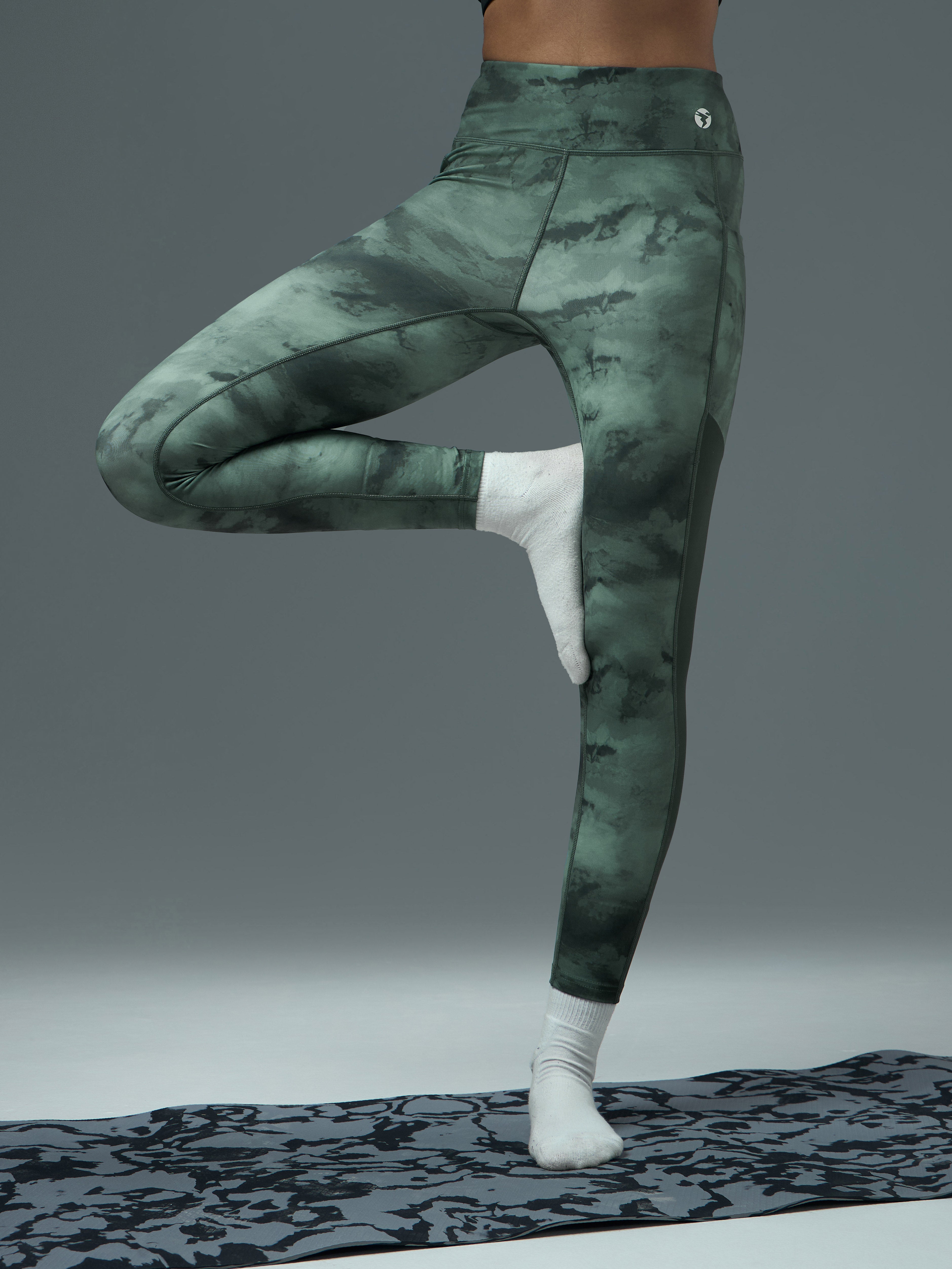 Women Printed Slim Fit Tights with ELASTO PLUS