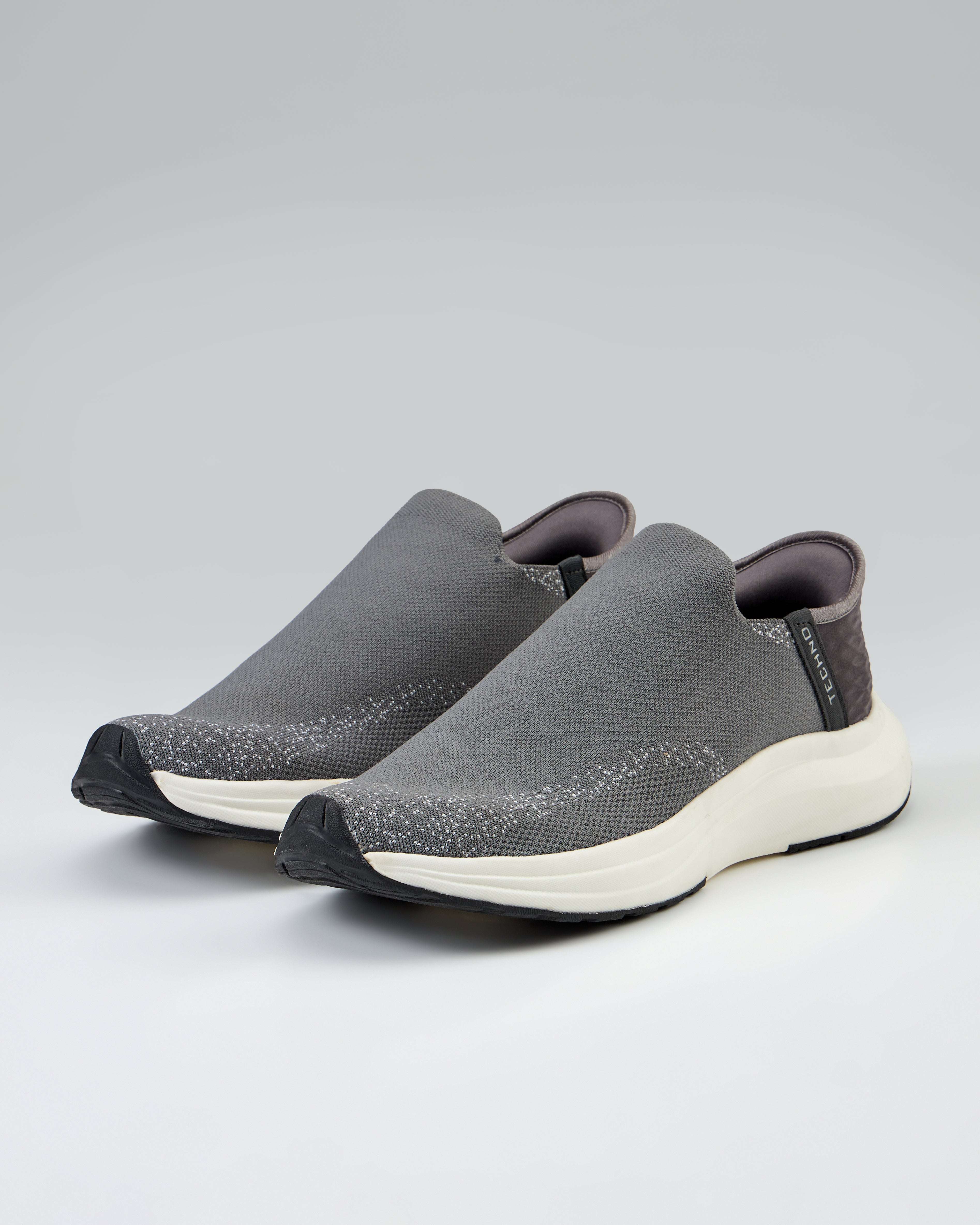 Men Zero-Hands Performance Shoes with NITROLITE