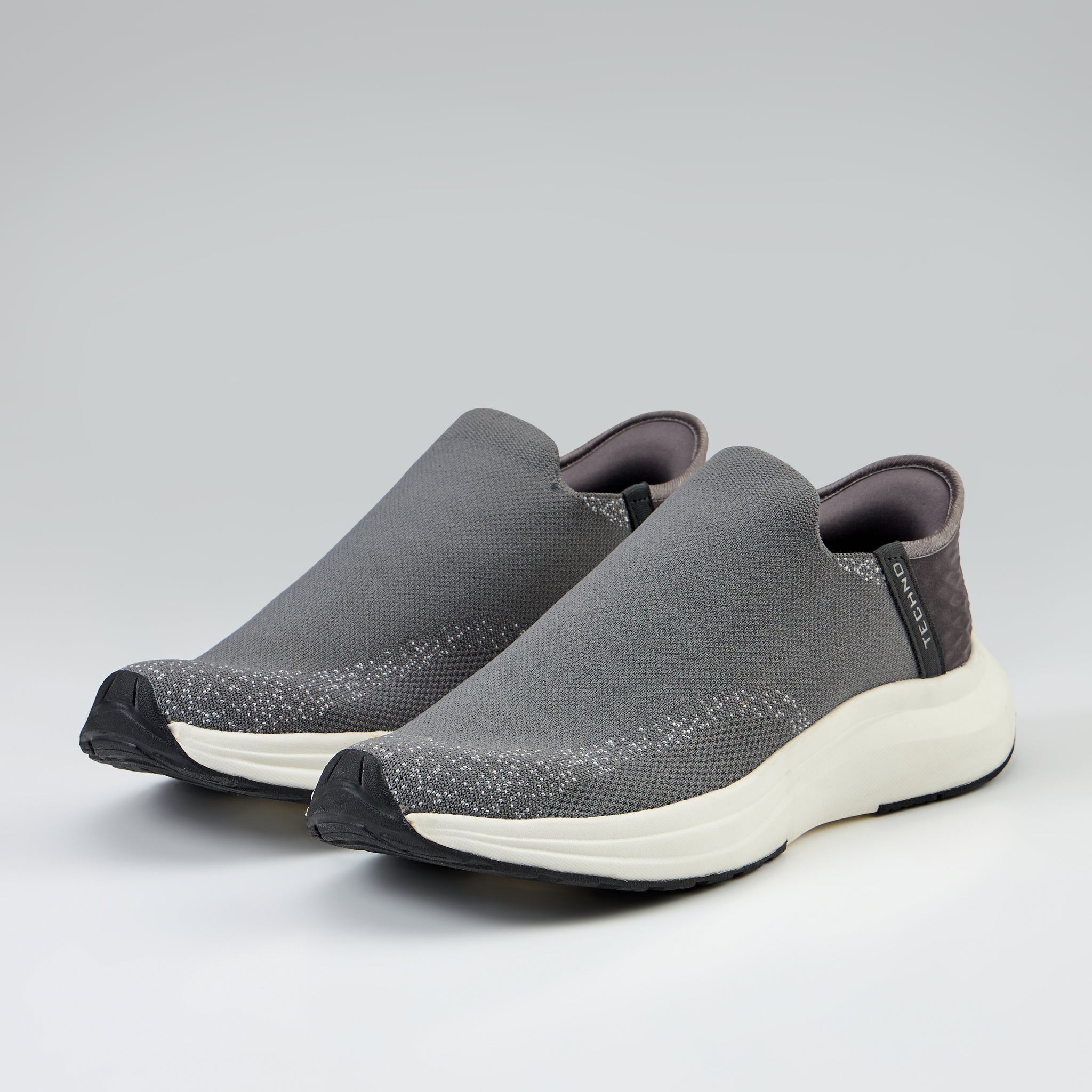 Men Zero-Hands Performance Shoes with NITROLITE