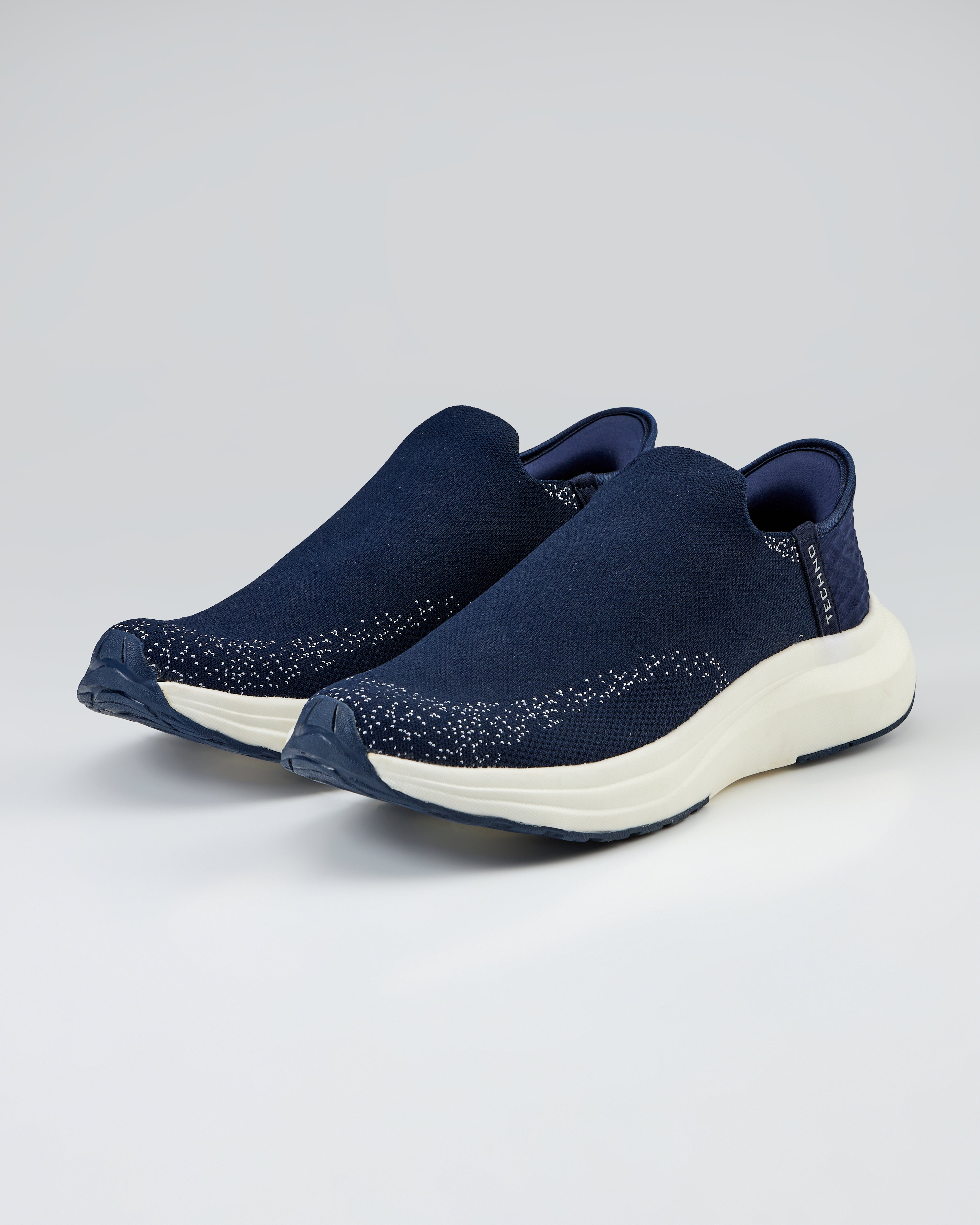 Men Zero-Hands Performance Shoes with NITROLITE