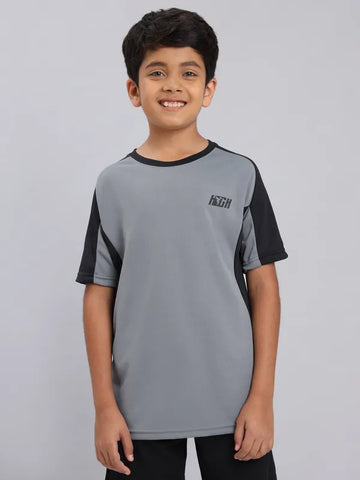 Boys Colorblock Slim Fit Crew Neck T-shirt with TECHNO COOL+