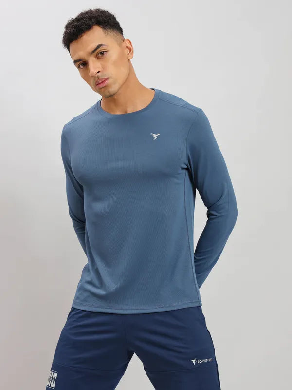 Men Solid Slim Fit Crew Neck T-shirt with TECHNO COOL+