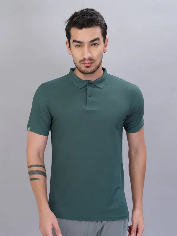 Men Solid Slim Fit Polo T-shirt with MATPIQ