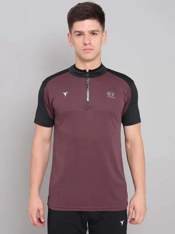 Men Colorblock Slim Fit Mock Neck T-shirt with TECHNO COOL+