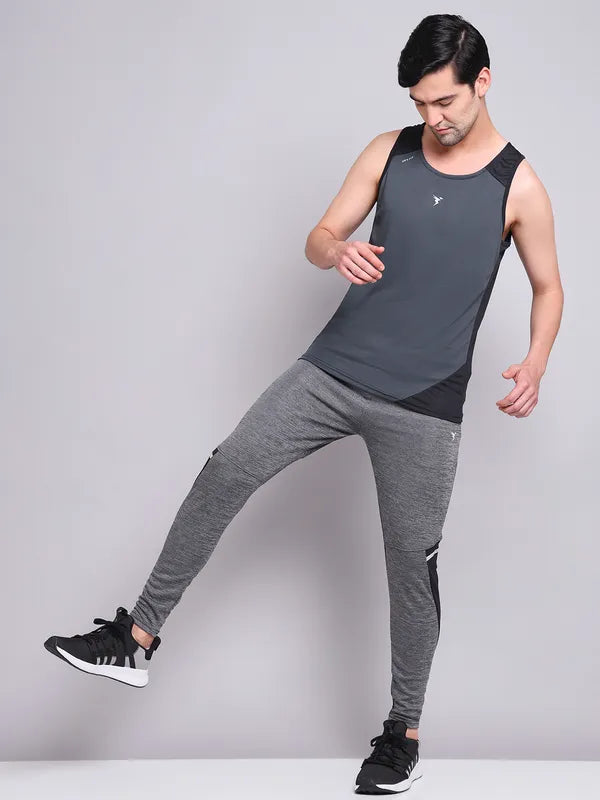 Men Colorblock Slim Fit Scoop Neck Innerwear Vest with TECHNO COOL+