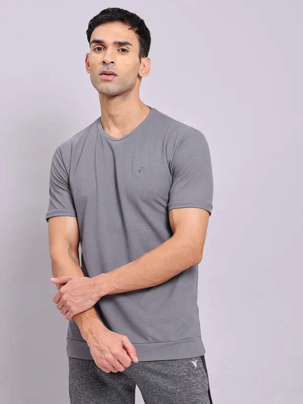 Men Solid Slim Fit Crew Neck T-shirt with MATPIQ