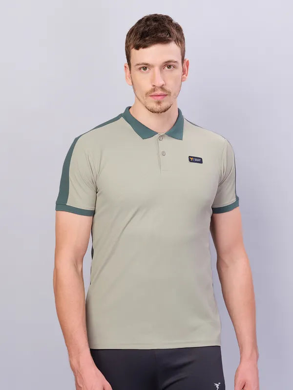 Men Colorblock Slim Fit Polo T-shirt with MATPIQ
