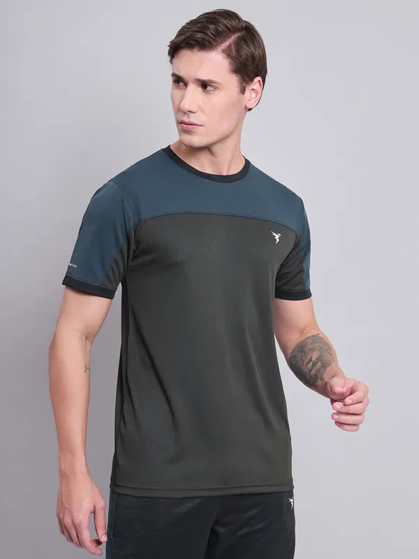 Men Colorblock Slim Fit Crew Neck T-shirt with TECHNO COOL+