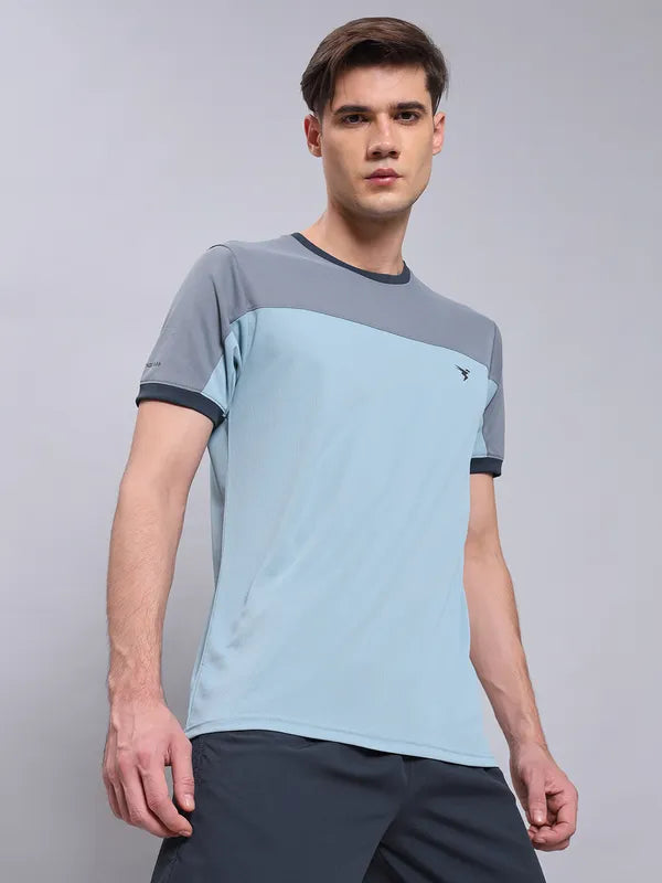 Men Colorblock Slim Fit Crew Neck T-shirt with TECHNO COOL+