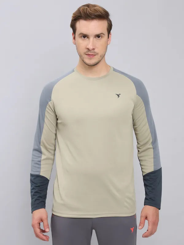Men Slim Fit Crew Neck T-shirt with Techno Cool+