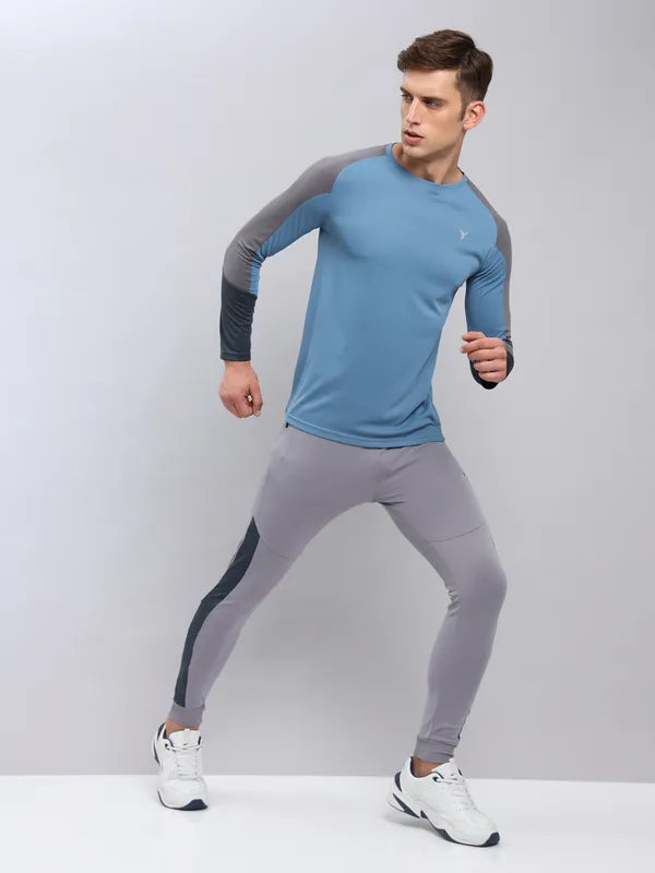 Men Slim Fit Crew Neck T-shirt with Techno Cool+