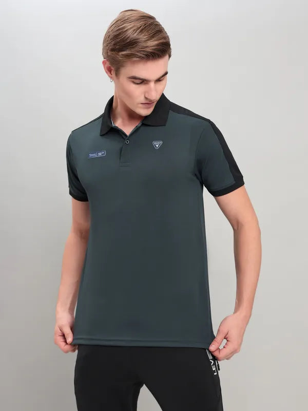 Men Colorblock Slim Fit Polo T-shirt with TECHNO COOL+