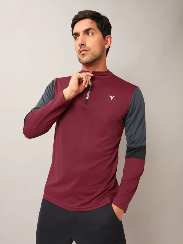 Men Colorblock Slim Fit Mock Neck T-shirt with TECHNO COOL+