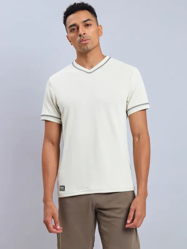 Men Solid Slim Fit V Neck T-shirt with TECHNO COOL+
