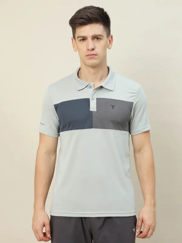 Men Colorblock Slim Fit Polo T-shirt with TECHNO COOL+