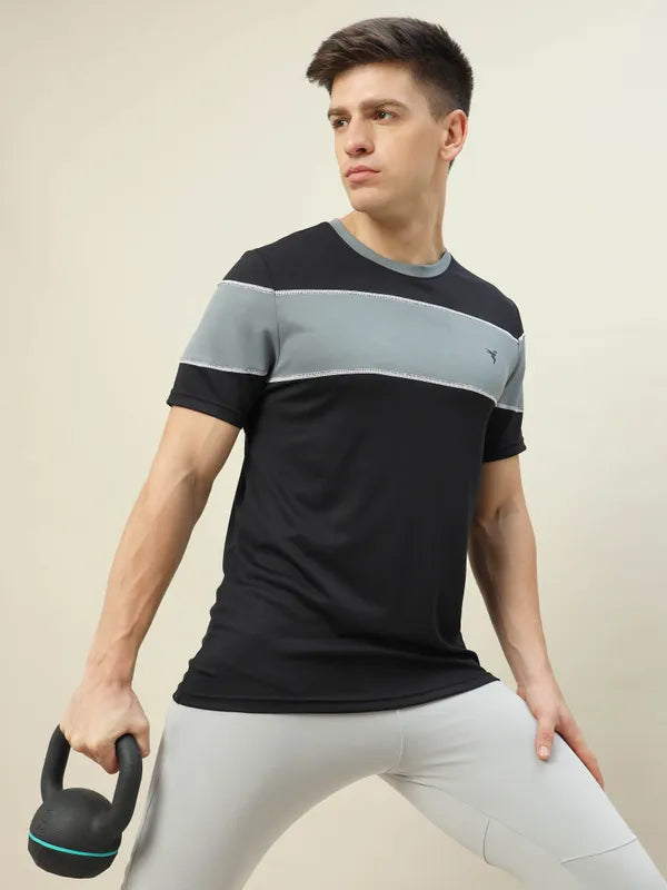 Men Colorblock Slim Fit Crew Neck T-shirt with TECHNO COOL+