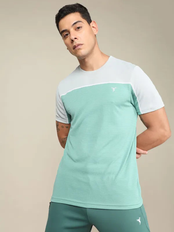 Men Colorblock Slim Fit Crew Neck T-shirt with TECHNO COOL+